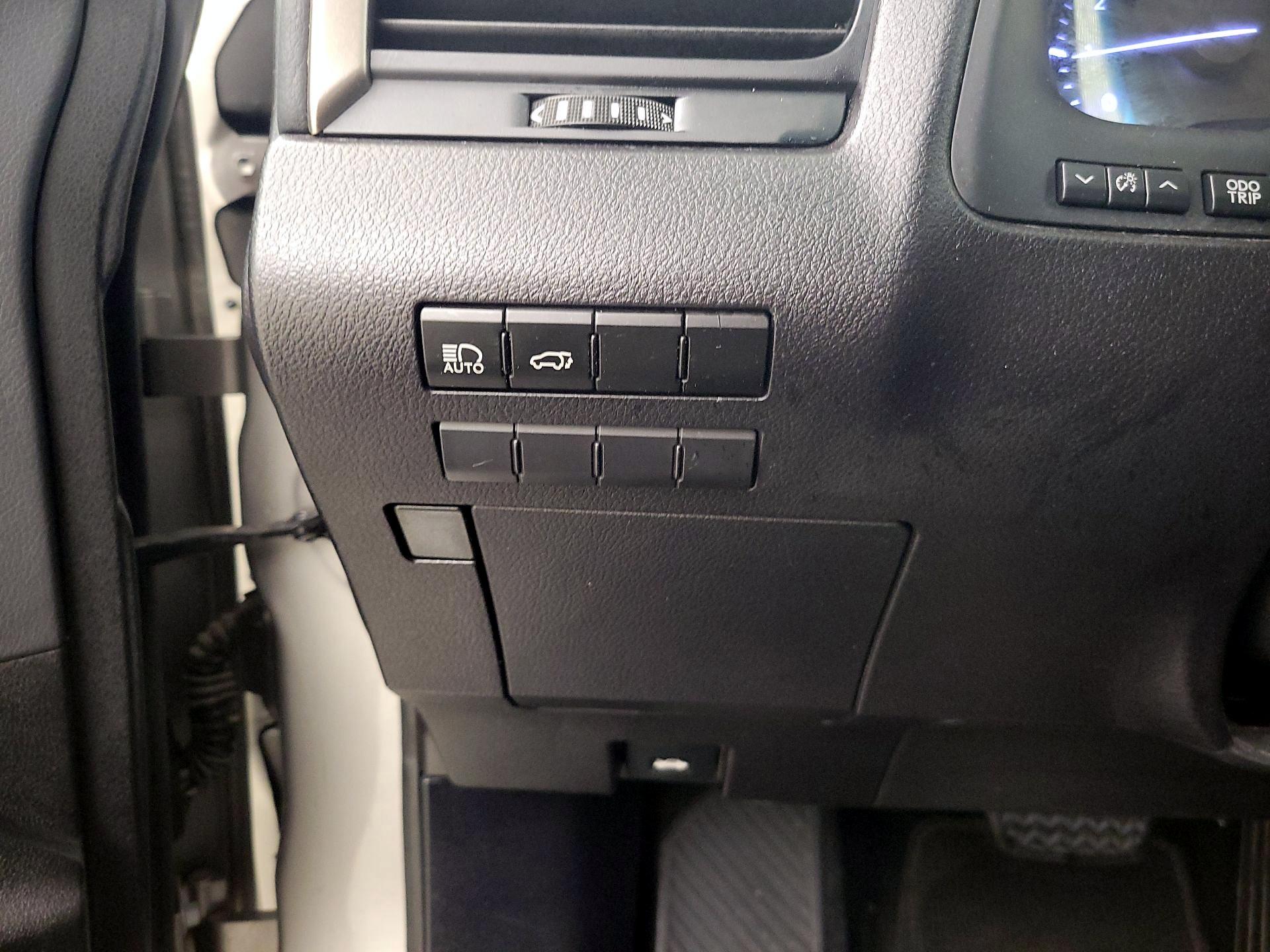 Thumbnail: 2017 Lexus RX - 13