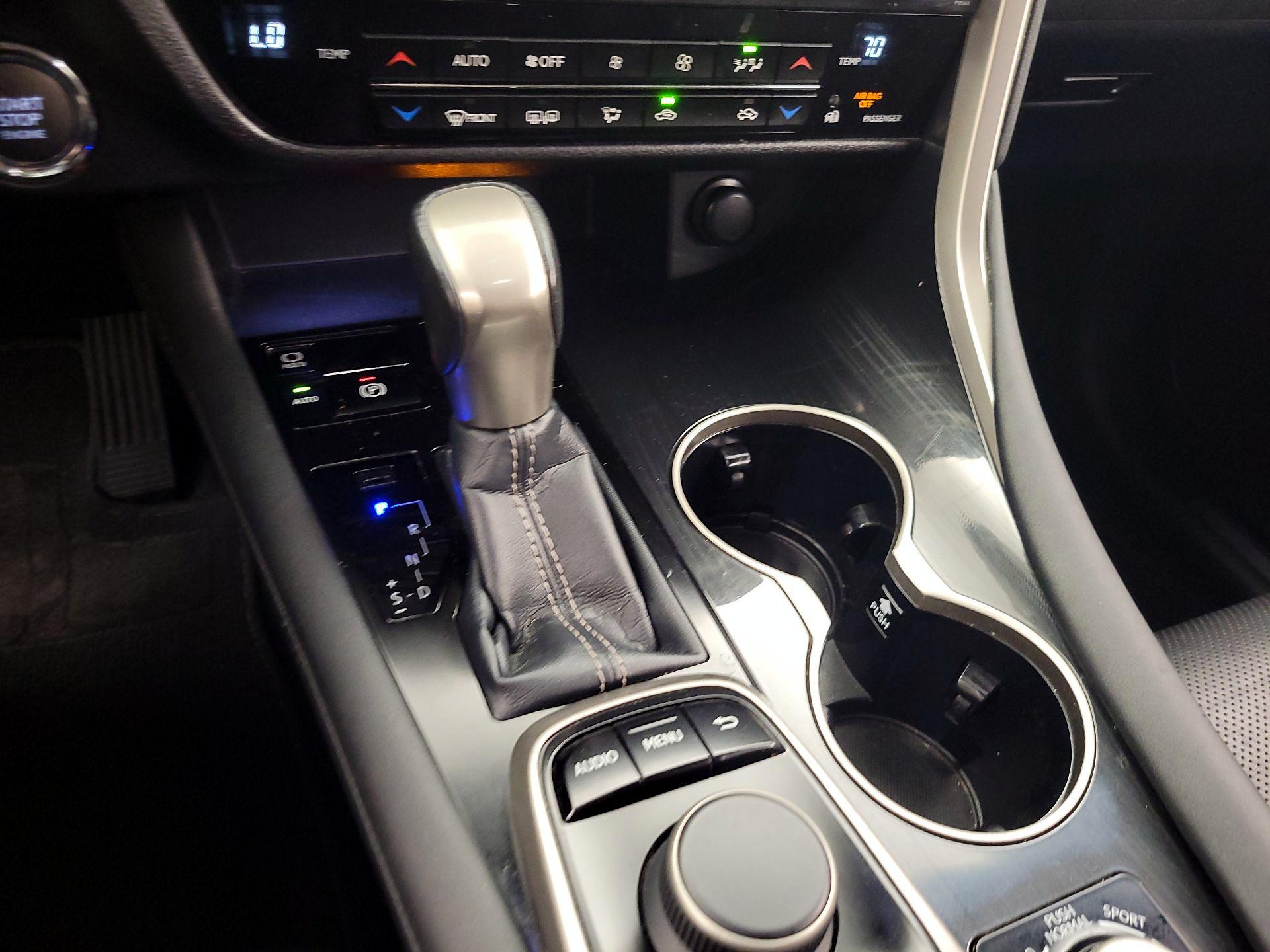 Thumbnail: 2017 Lexus RX - 17