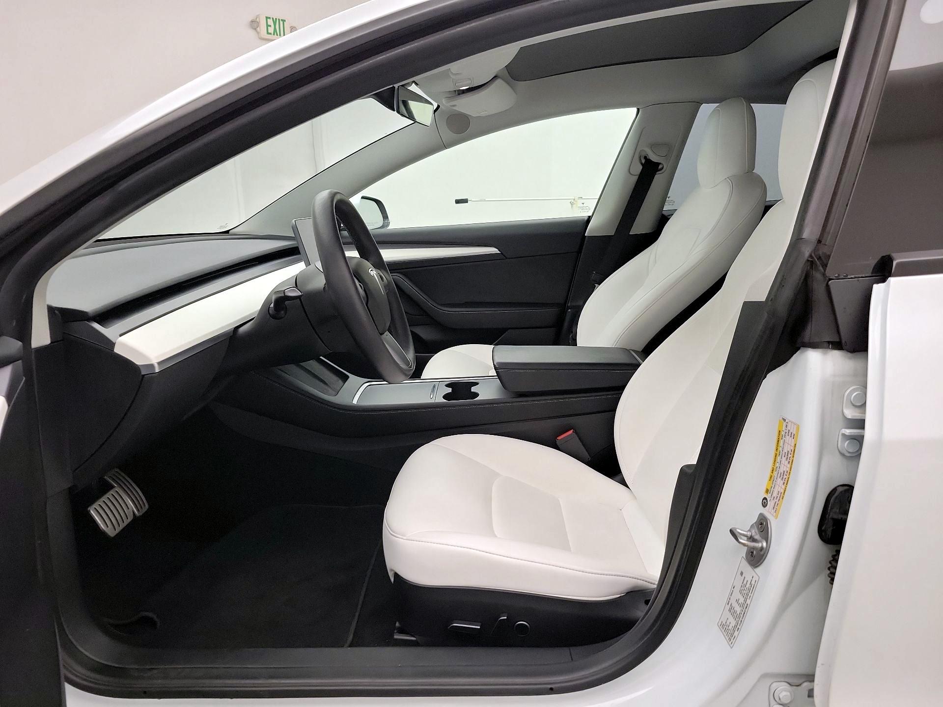 Thumbnail: 2022 Tesla Model 3 - 11