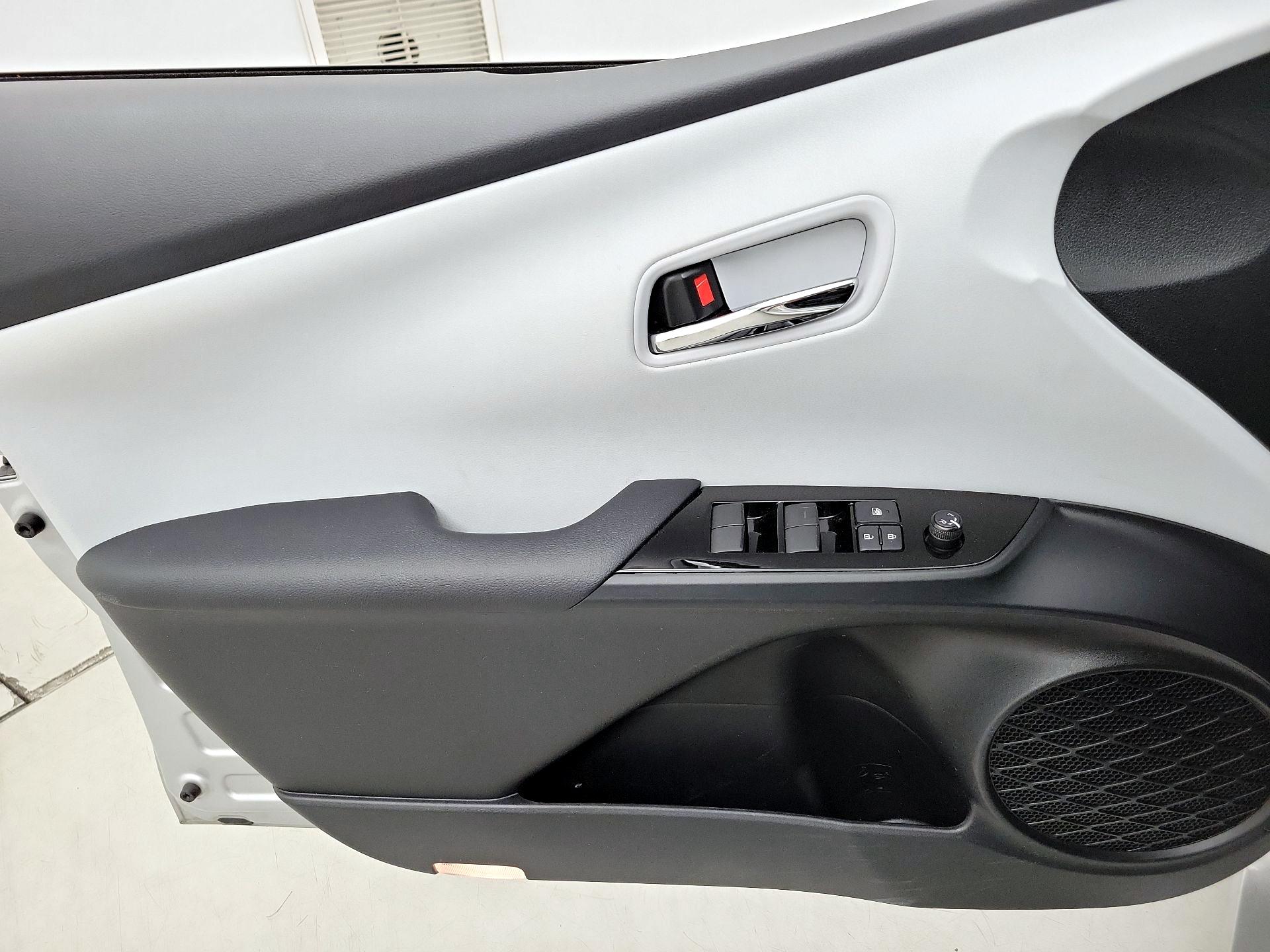 Thumbnail: 2021 Toyota Prius Prime - 12