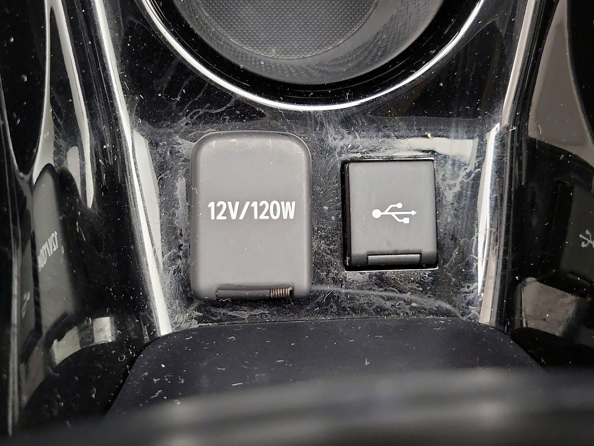 Thumbnail: 2021 Toyota Prius Prime - 18