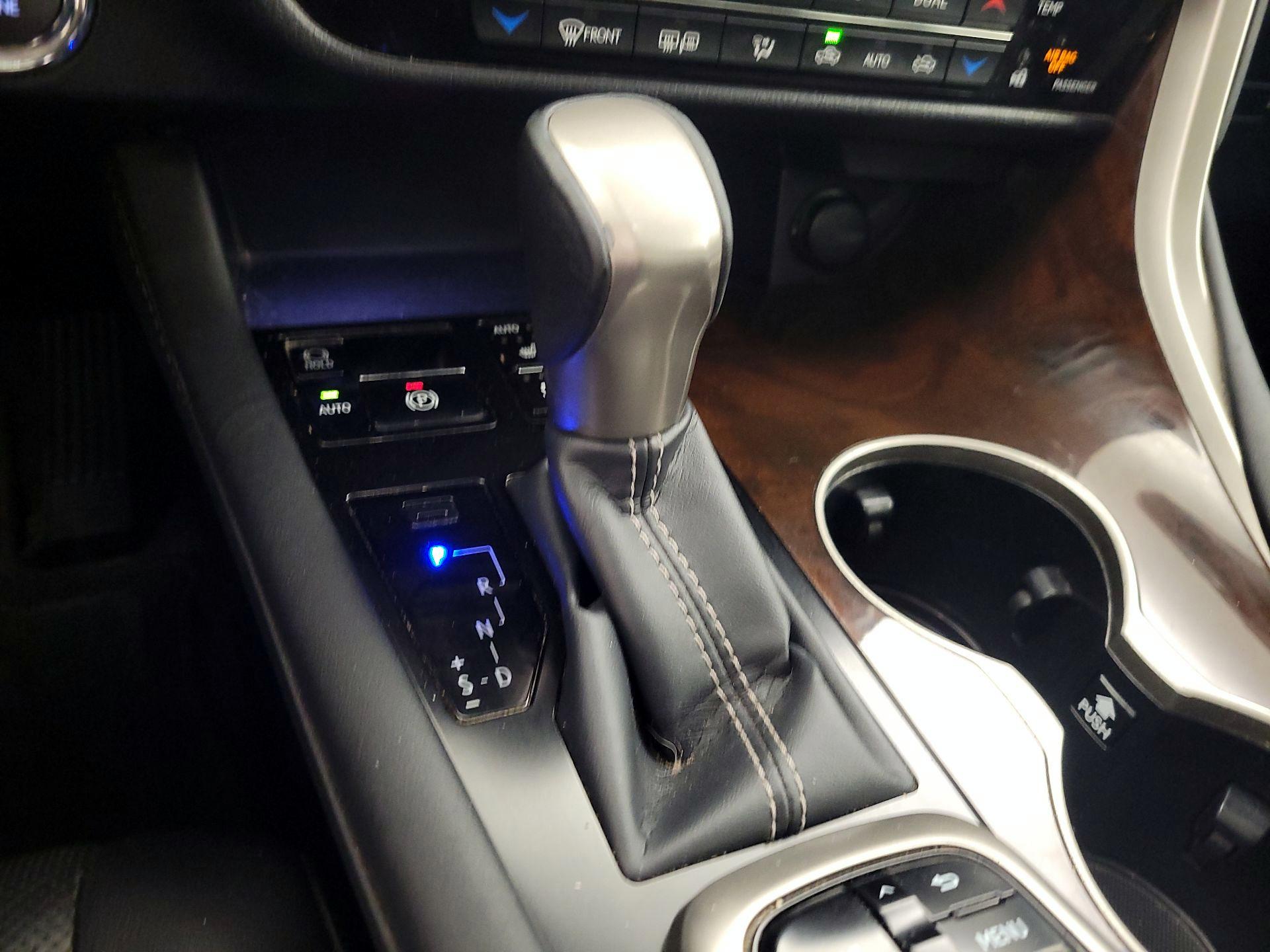 Thumbnail: 2019 Lexus RX - 18