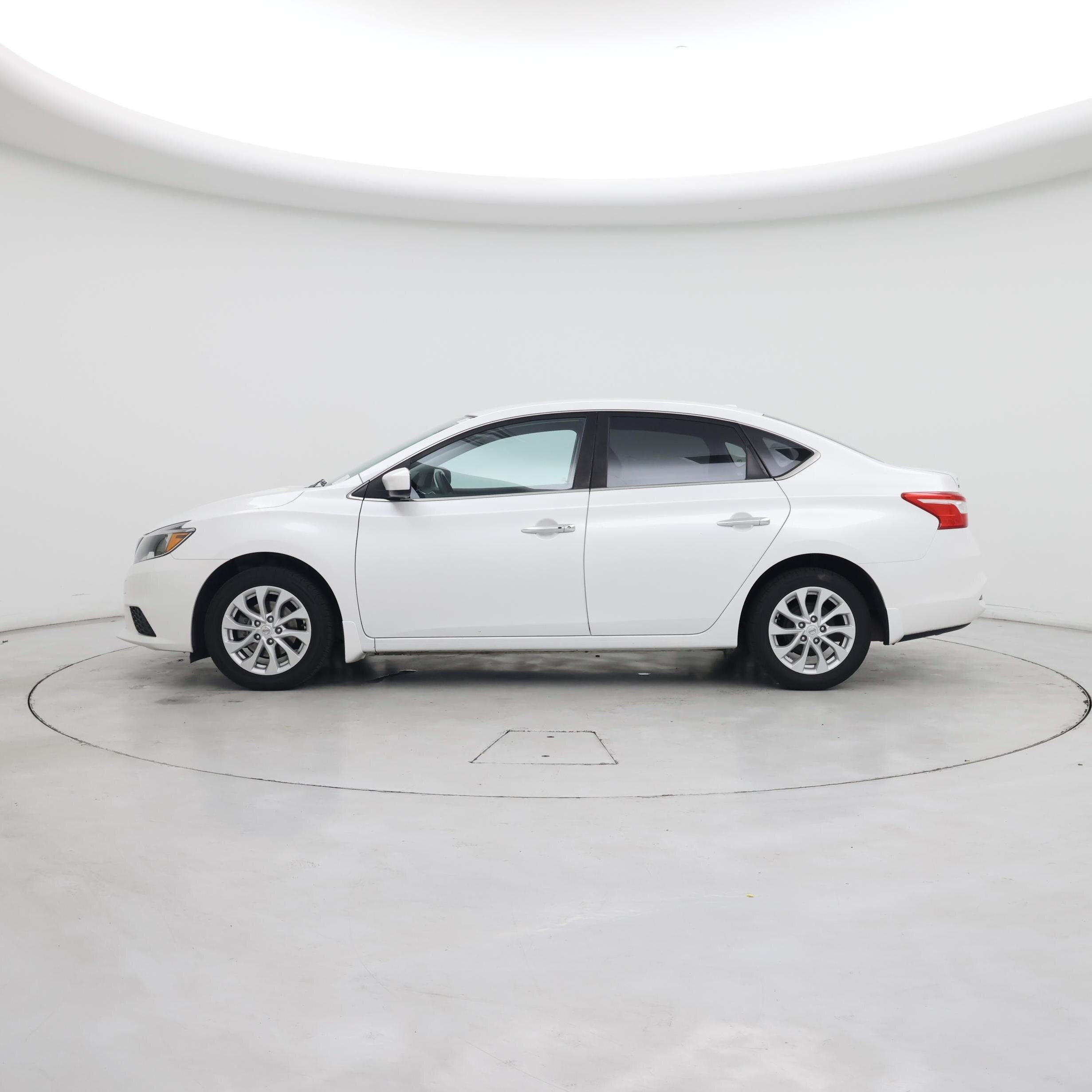 Thumbnail: 2019 Nissan Sentra - 3