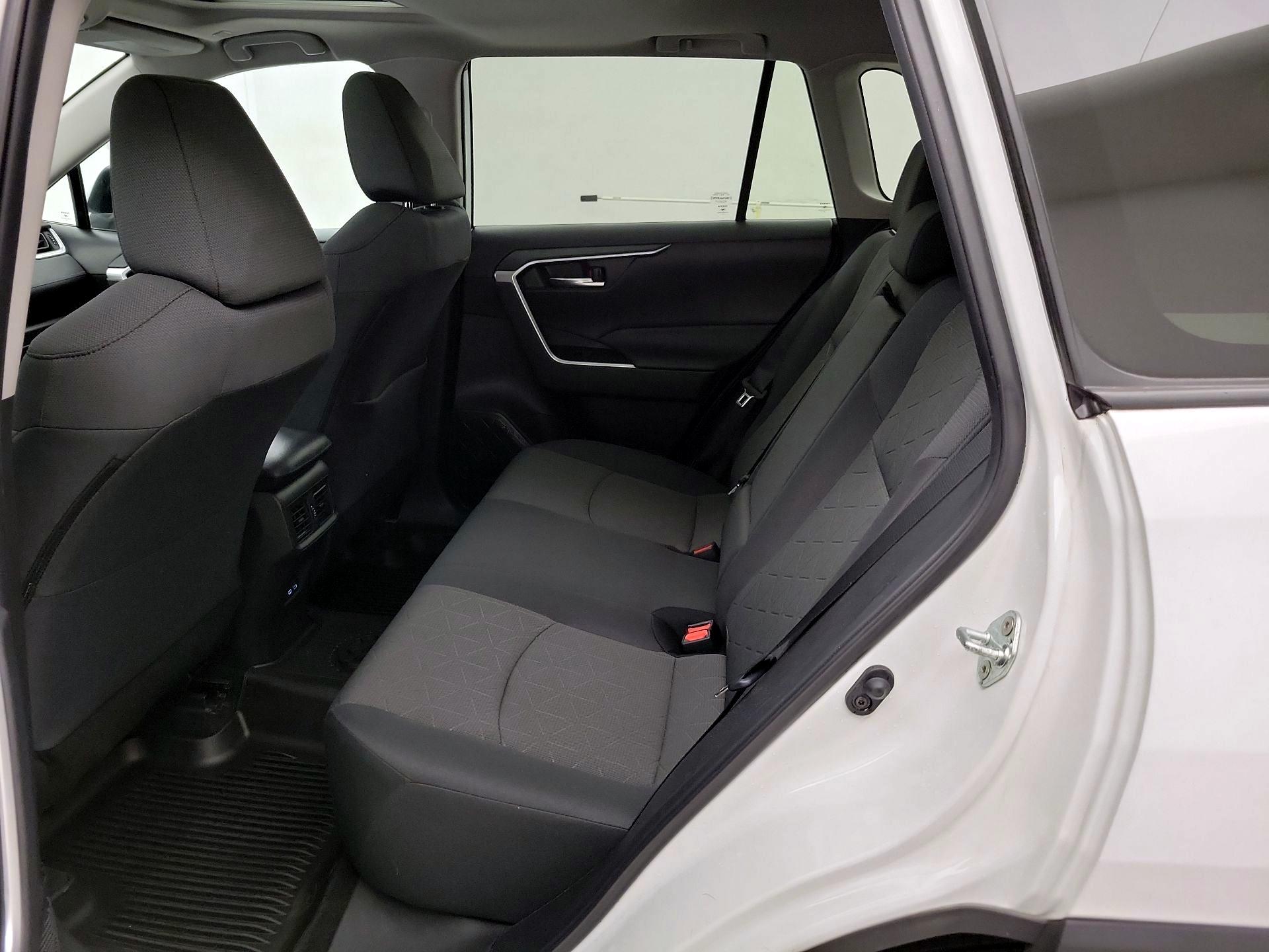 Thumbnail: 2023 Toyota RAV4 - 20