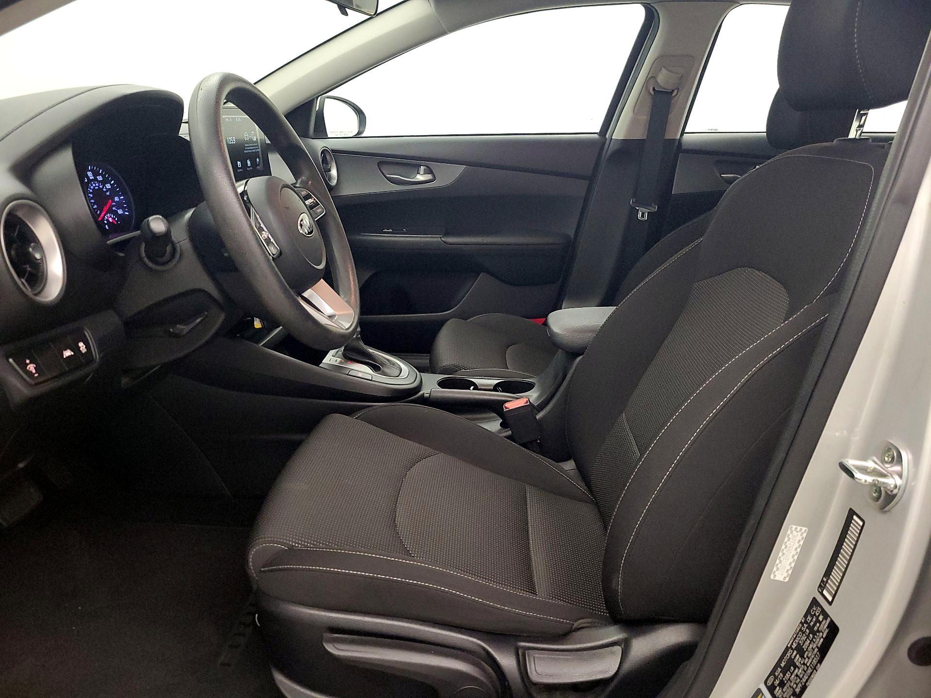 Thumbnail: 2019 Kia Forte - 11