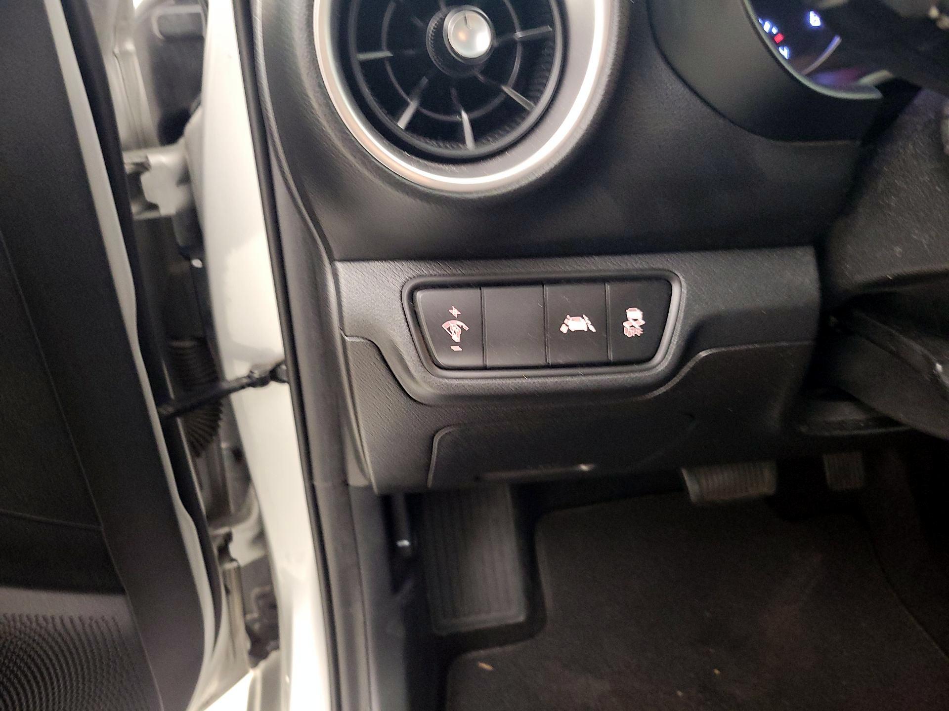 Thumbnail: 2019 Kia Forte - 13