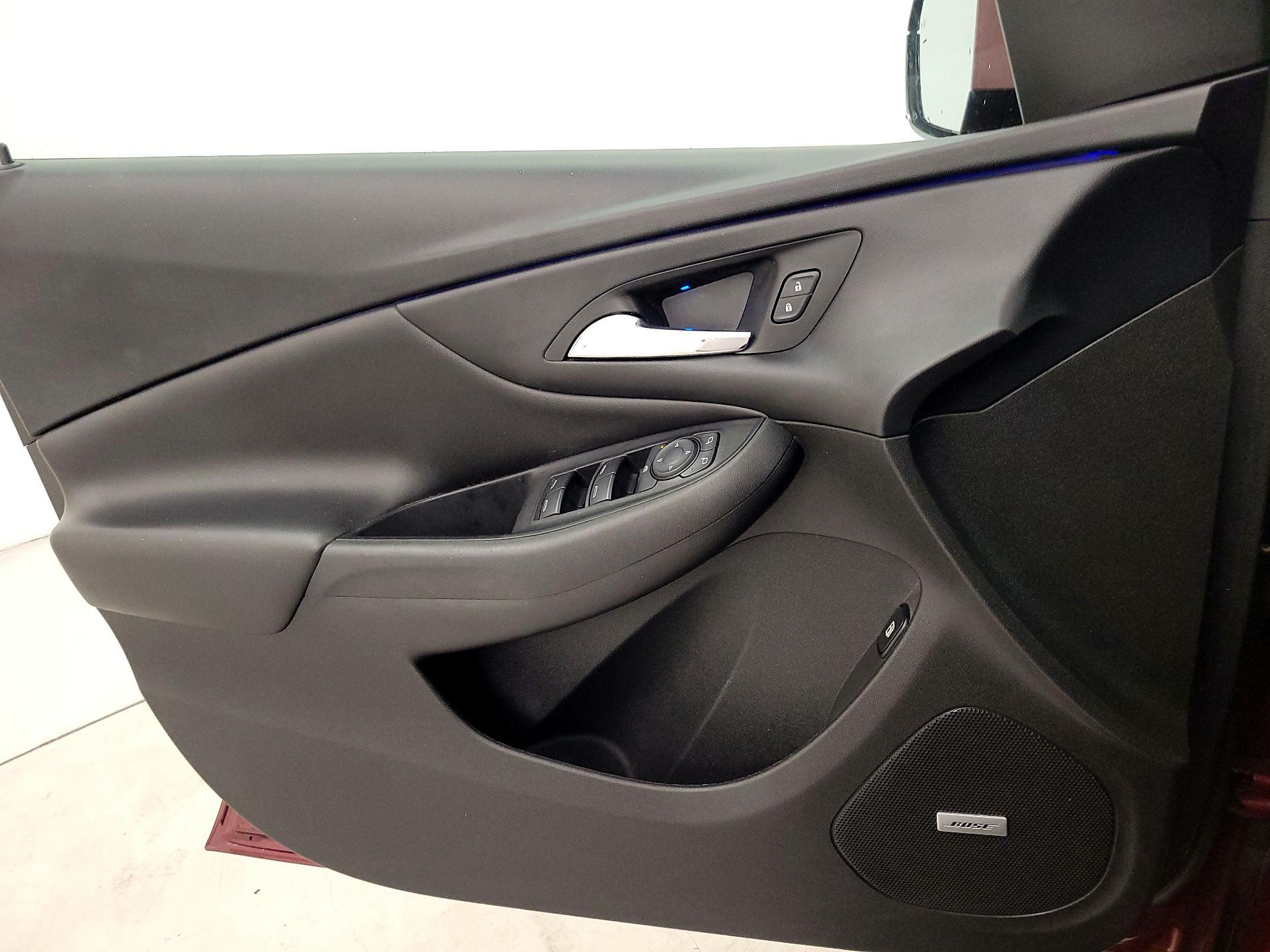 Thumbnail: 2016 Chevrolet Volt - 12