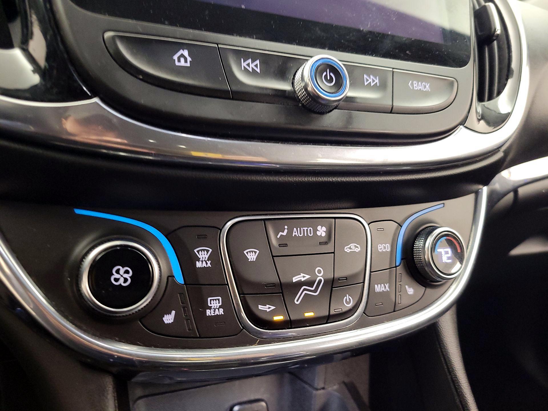 Thumbnail: 2016 Chevrolet Volt - 17