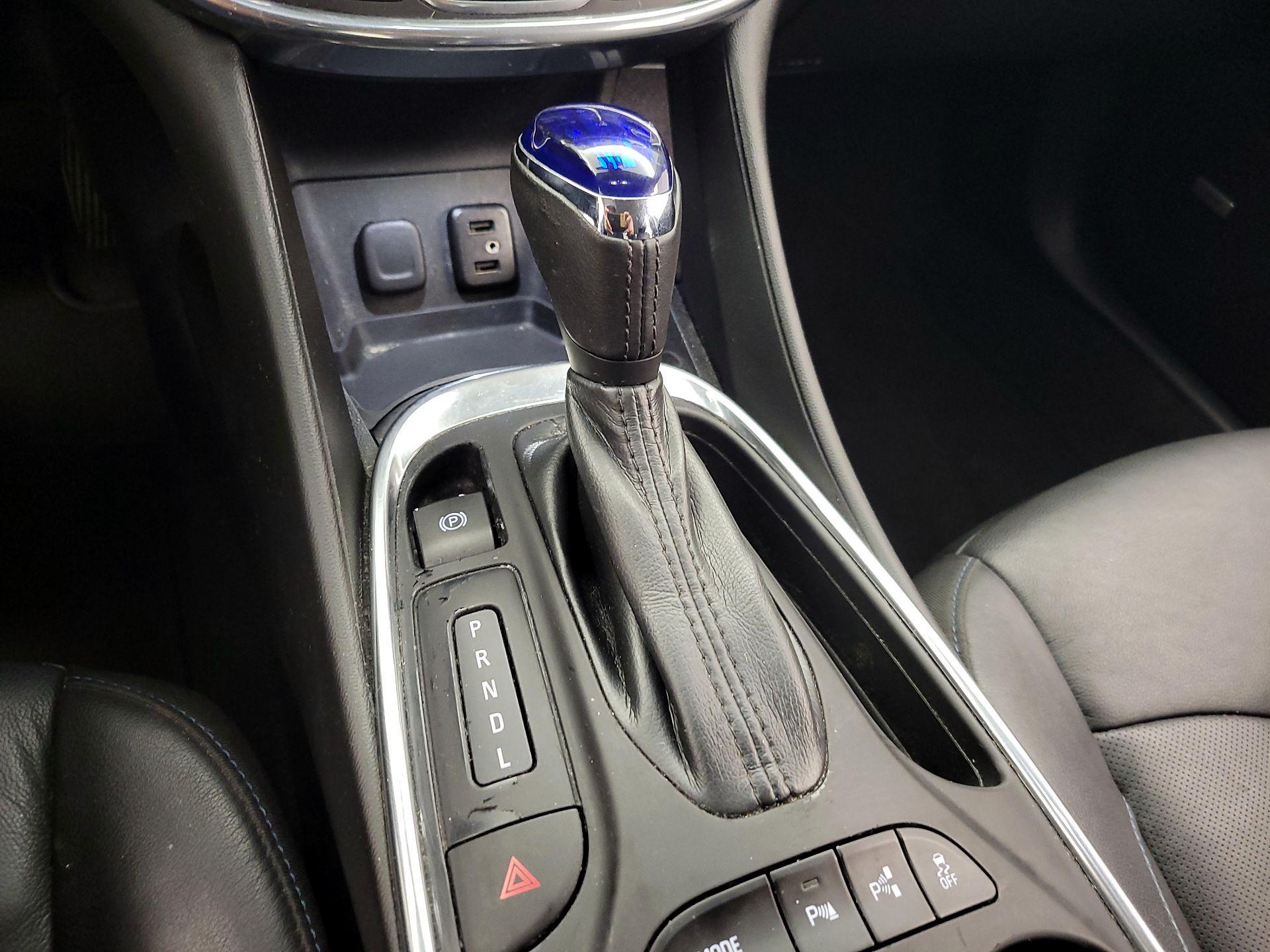 Thumbnail: 2016 Chevrolet Volt - 18