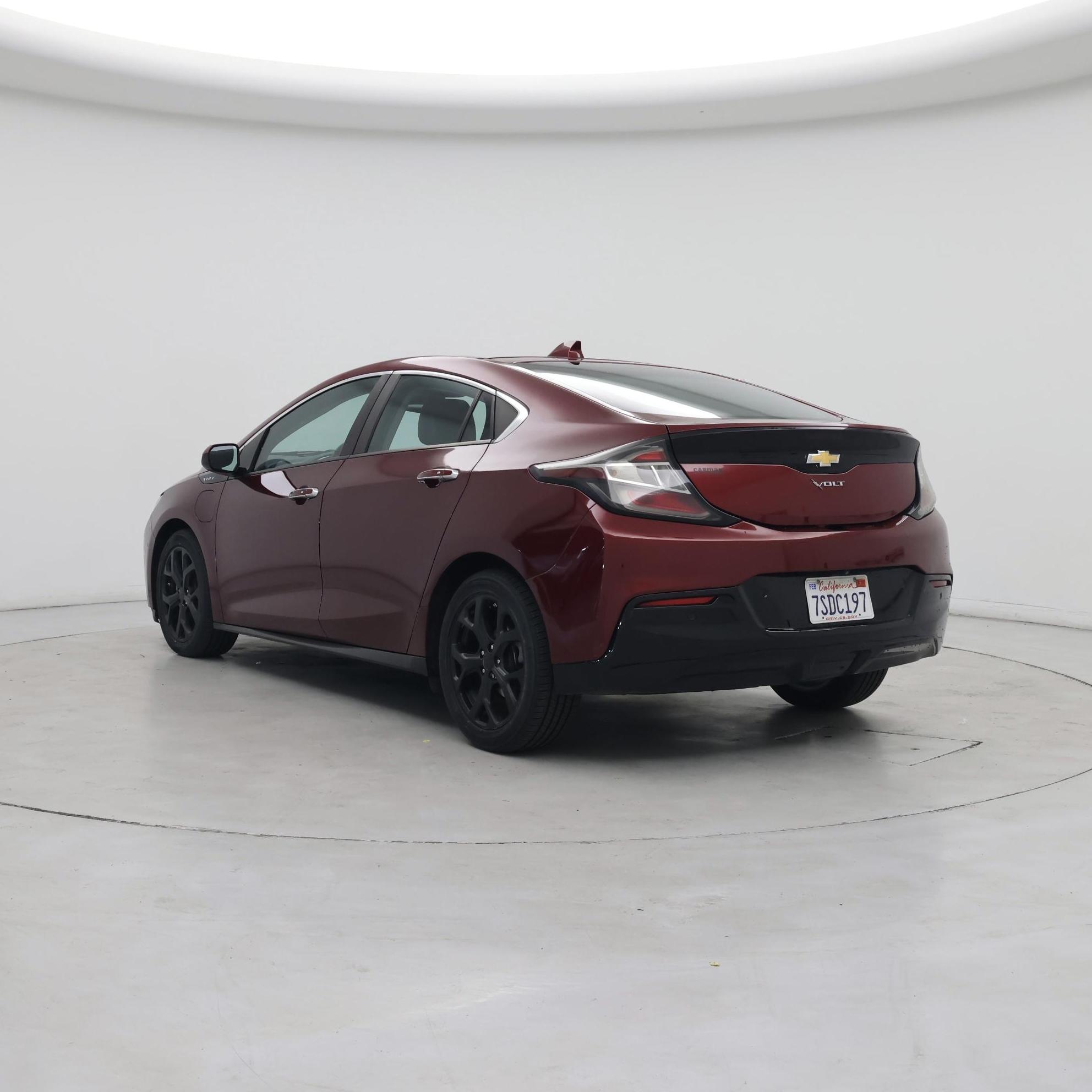 Thumbnail: 2016 Chevrolet Volt - 2