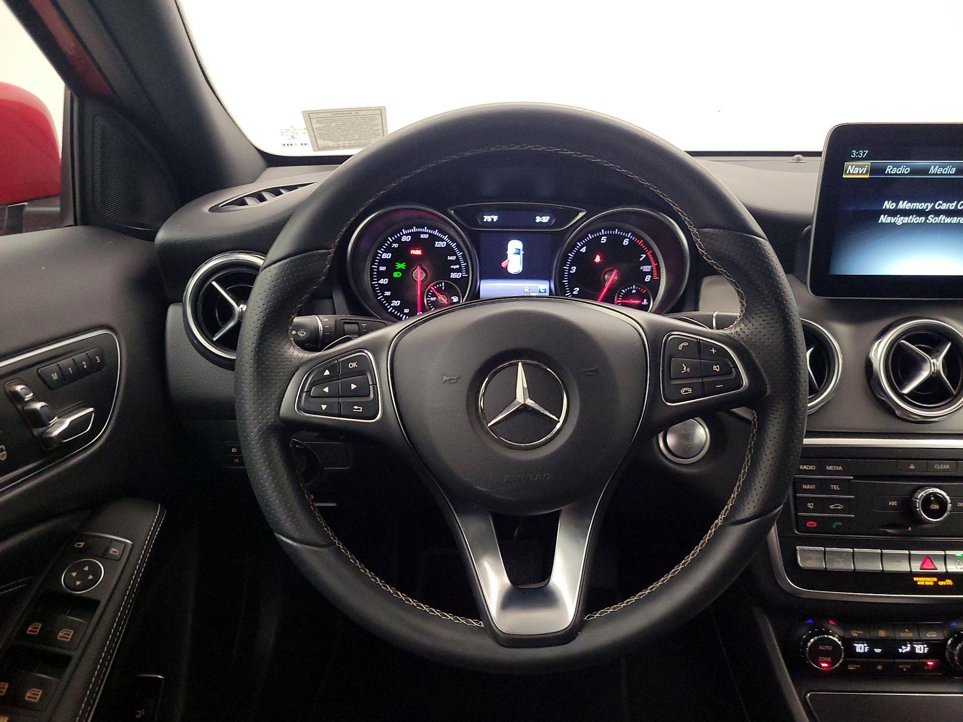 Thumbnail: 2018 Mercedes-Benz GLA - 10