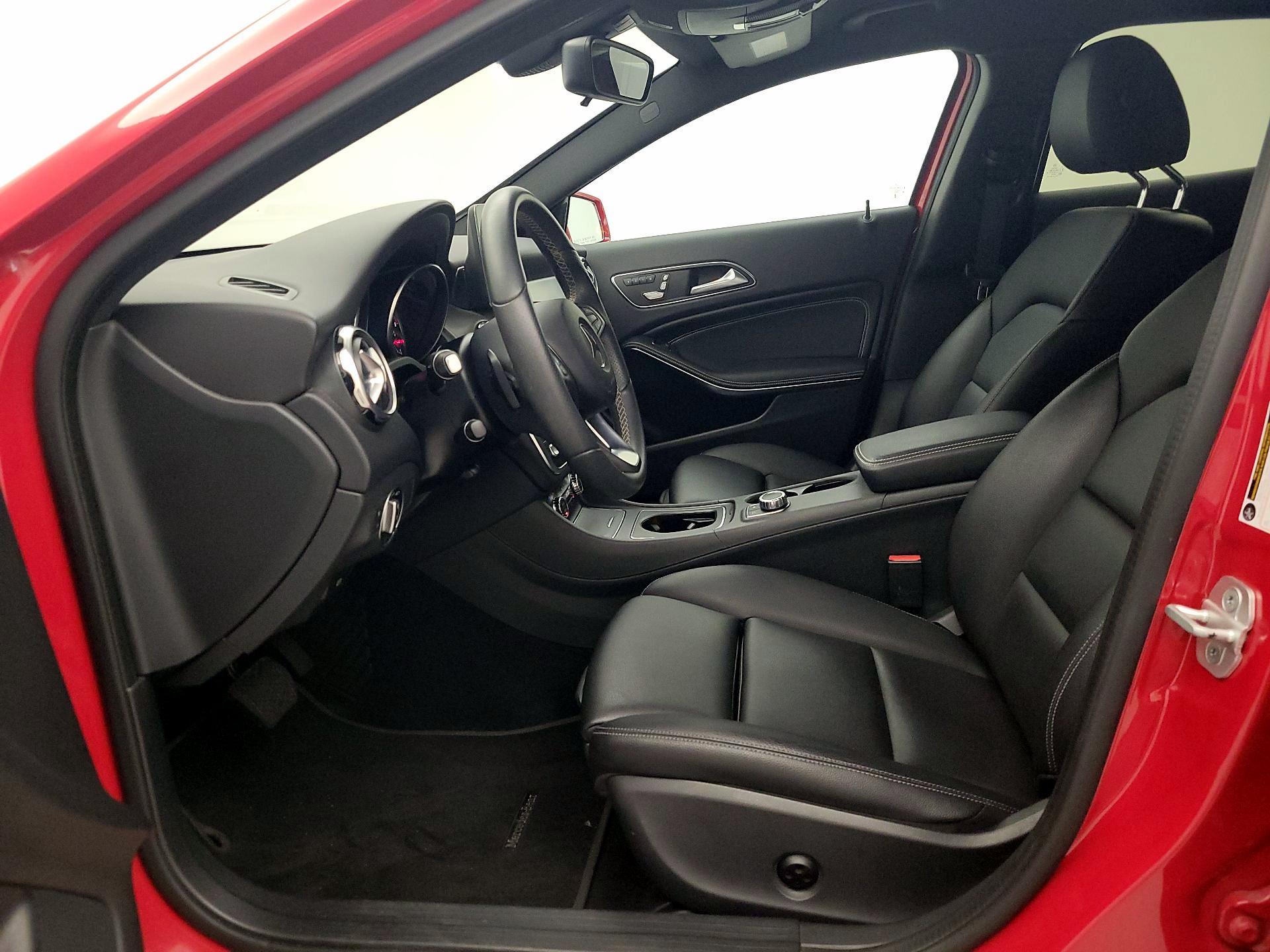 Thumbnail: 2018 Mercedes-Benz GLA - 11