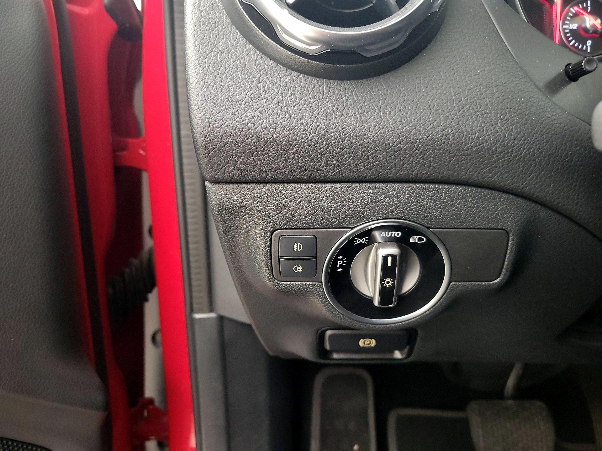 Thumbnail: 2018 Mercedes-Benz GLA - 13