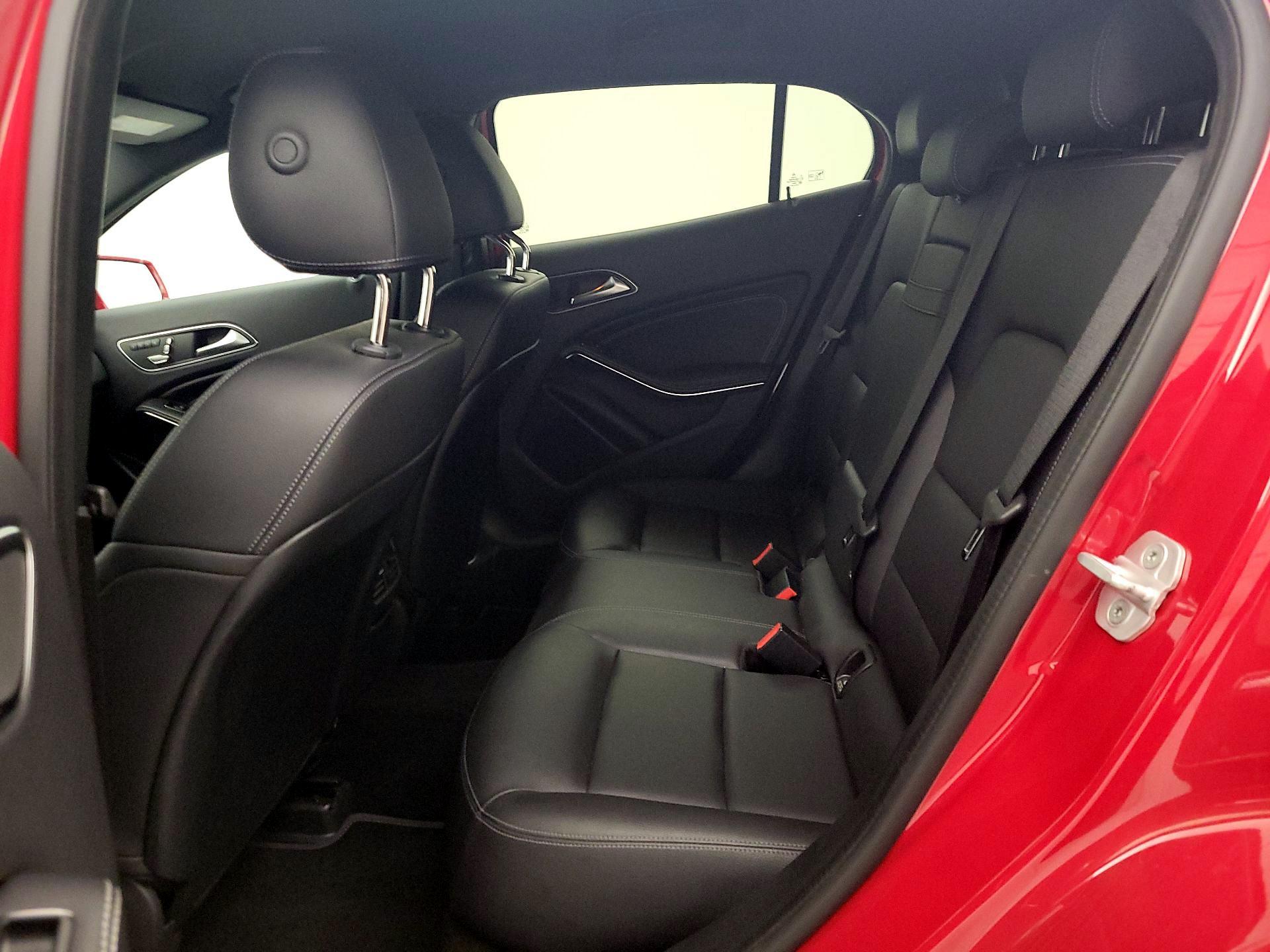 Thumbnail: 2018 Mercedes-Benz GLA - 19