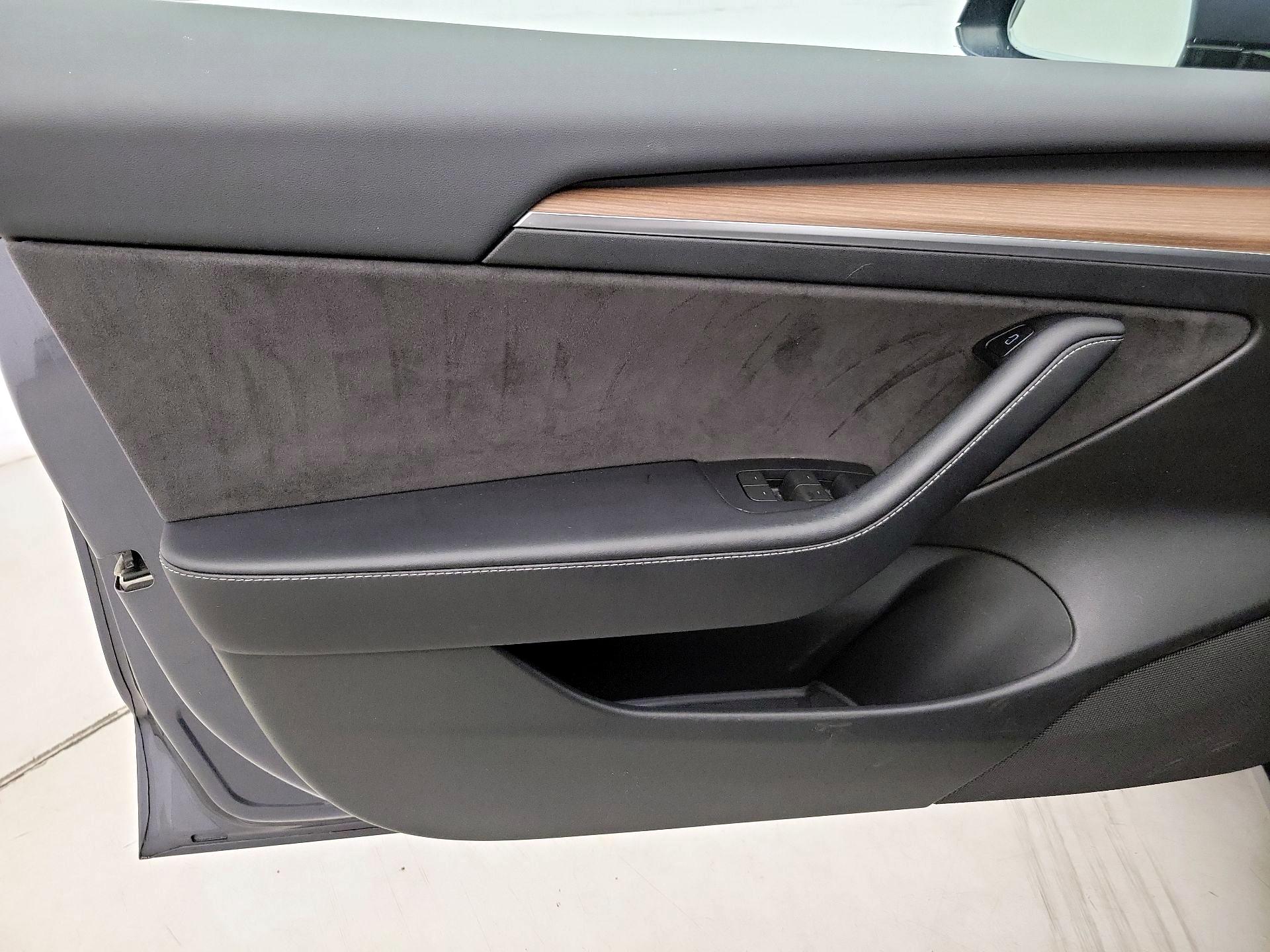 Thumbnail: 2023 Tesla Model 3 - 12