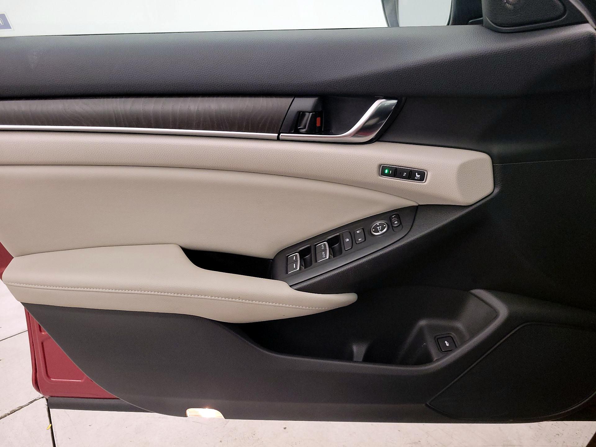 Thumbnail: 2018 Honda Accord - 12