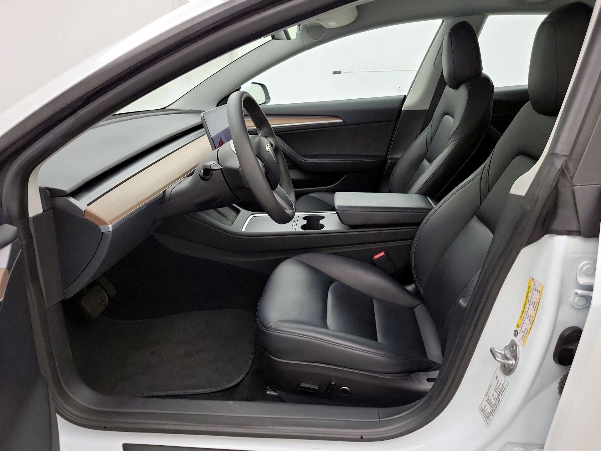 Thumbnail: 2023 Tesla Model 3 - 11