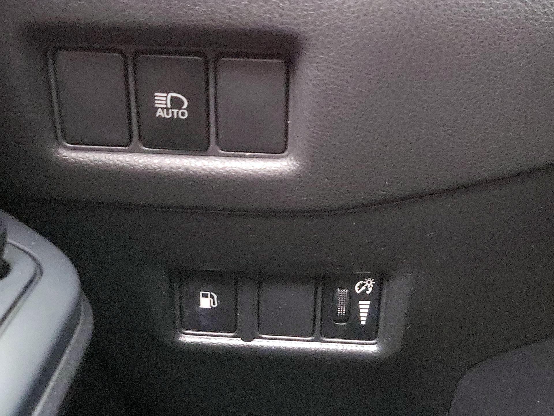 Thumbnail: 2021 Toyota C-HR - 13