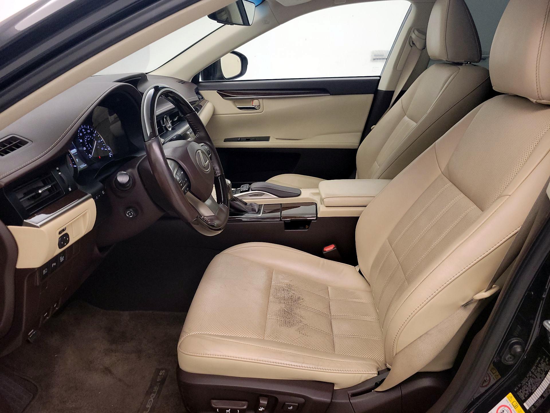 Thumbnail: 2017 Lexus ES - 11