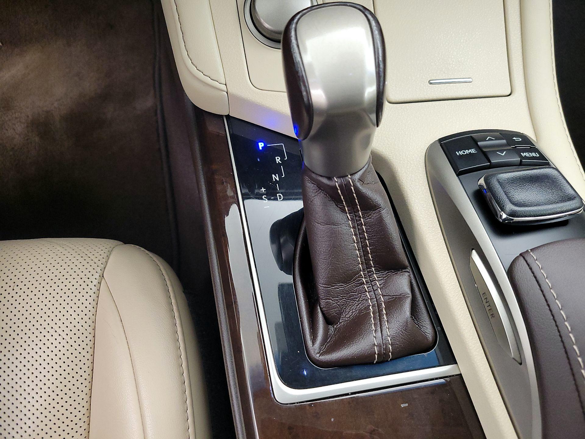 Thumbnail: 2017 Lexus ES - 18