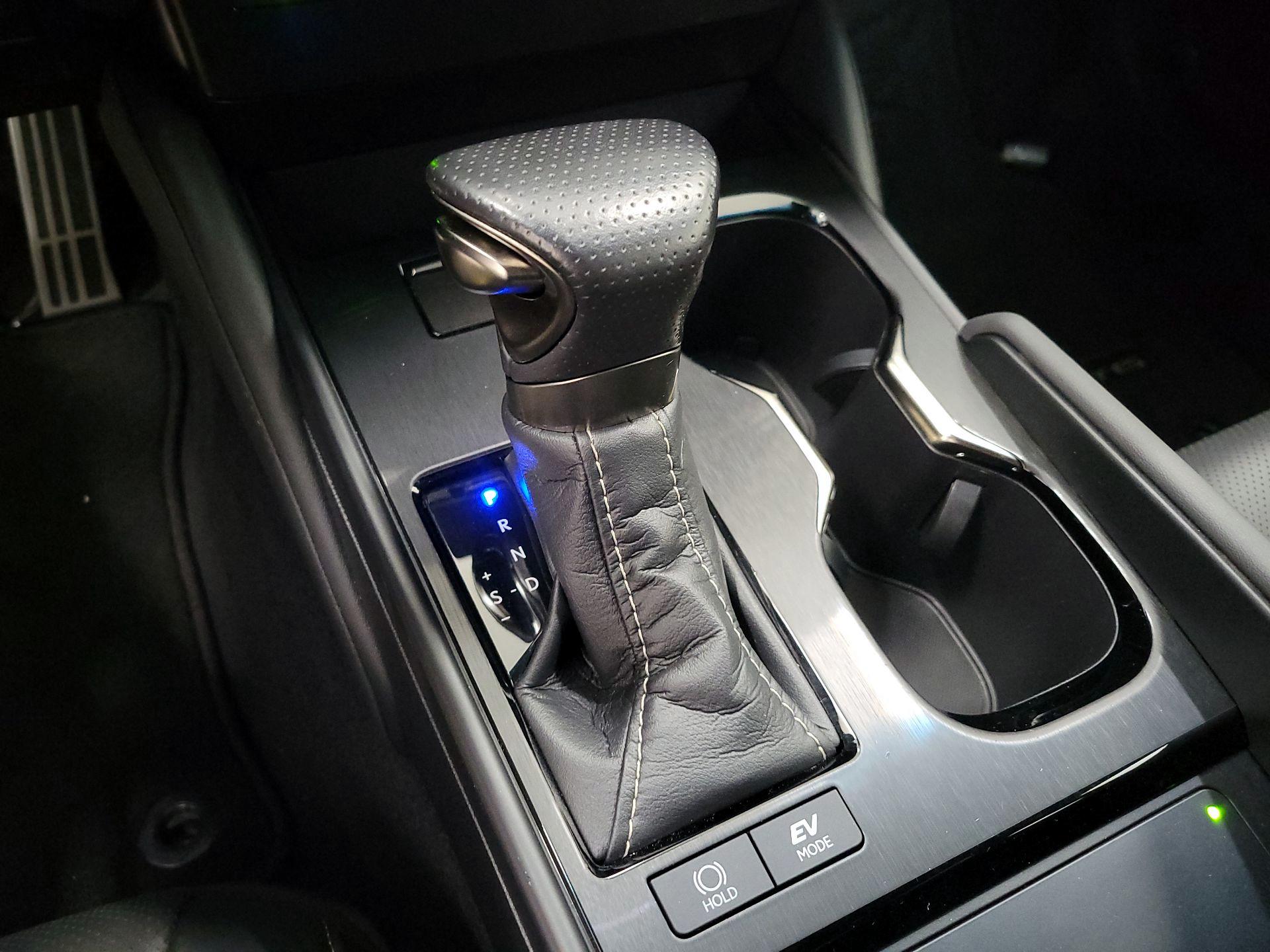 Thumbnail: 2023 Lexus ES - 17