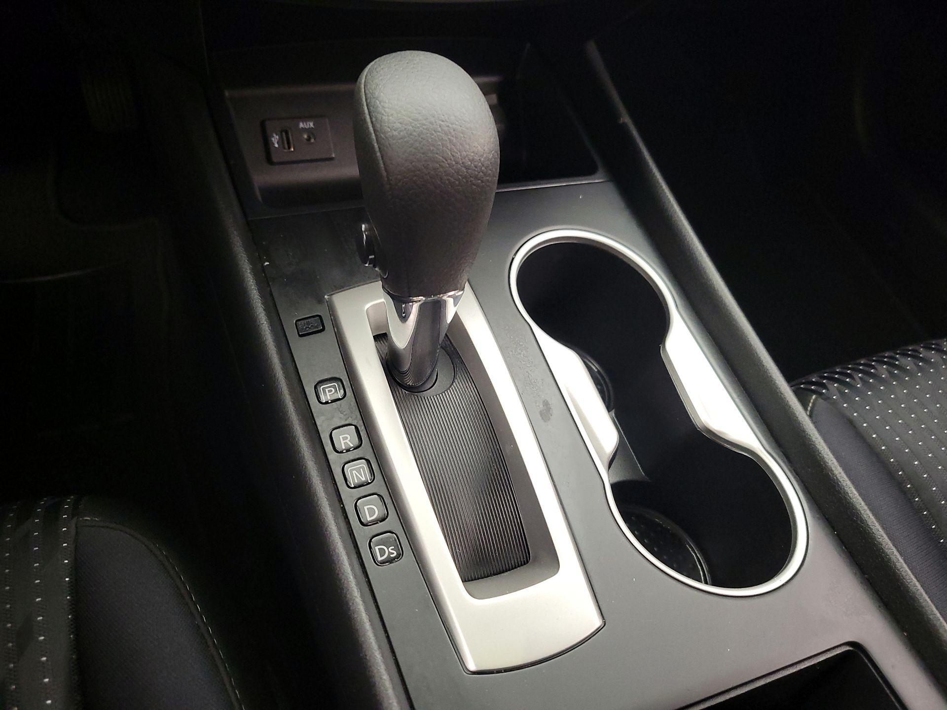 Thumbnail: 2017 Nissan Altima - 17