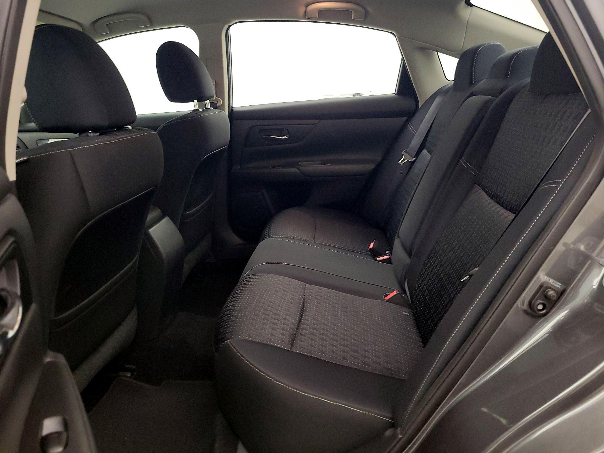 Thumbnail: 2017 Nissan Altima - 19