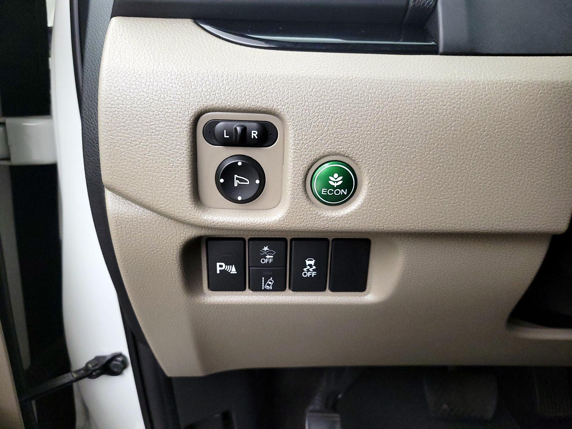 Thumbnail: 2019 Honda Pilot - 13