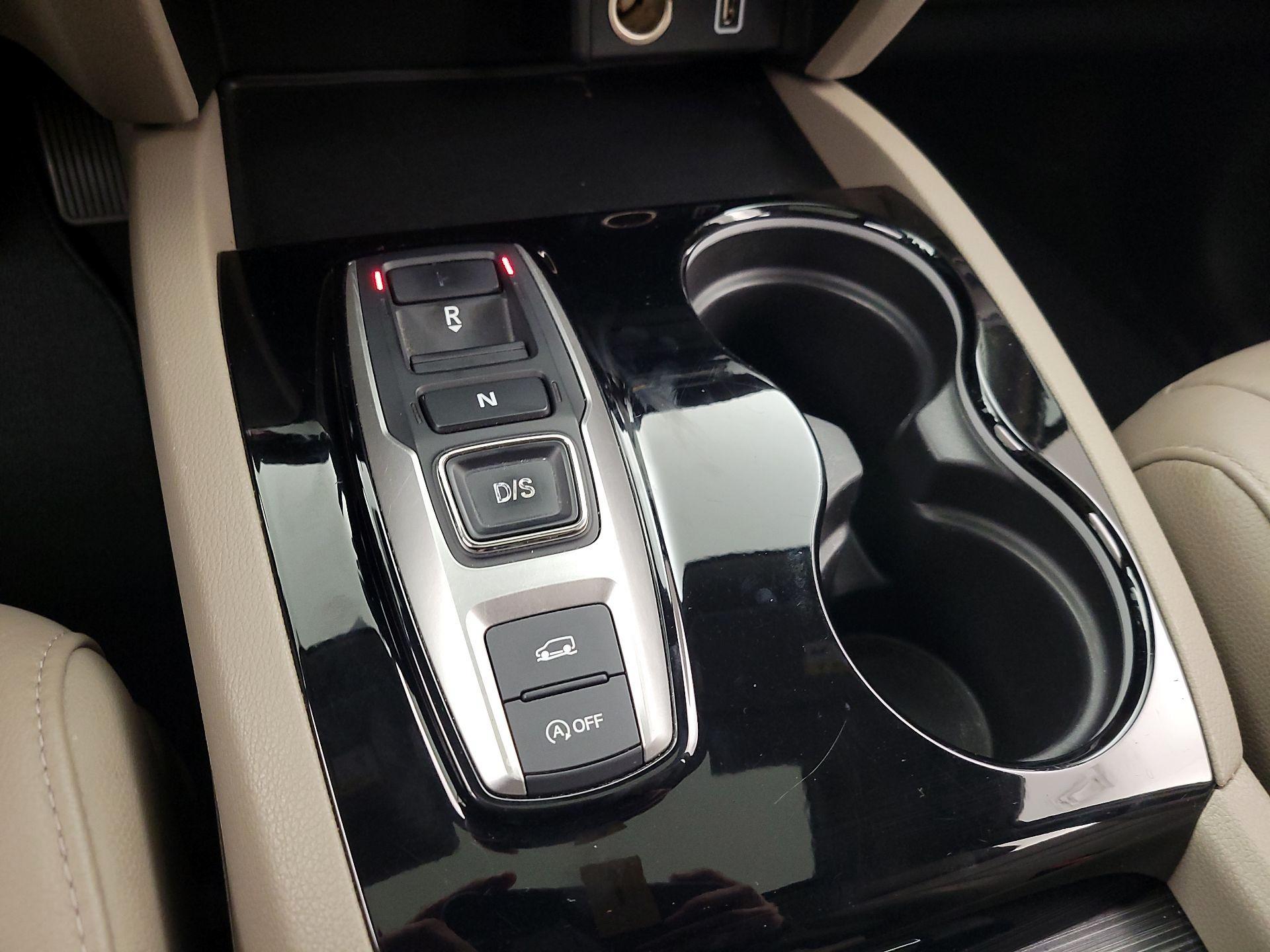 Thumbnail: 2019 Honda Pilot - 17