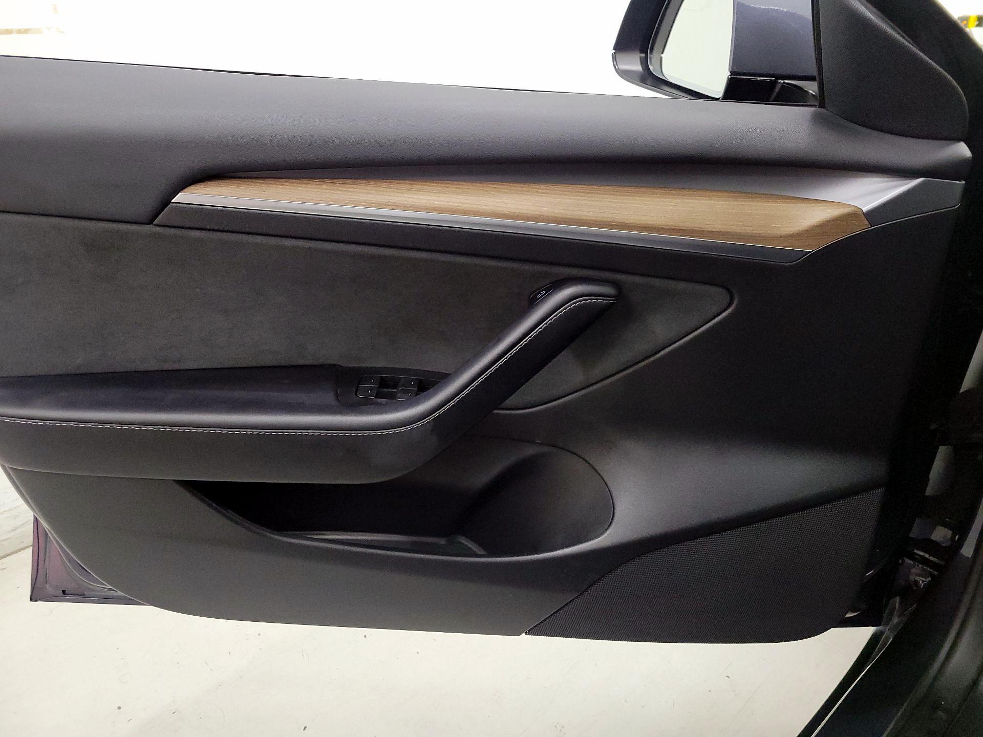 Thumbnail: 2022 Tesla Model 3 - 12