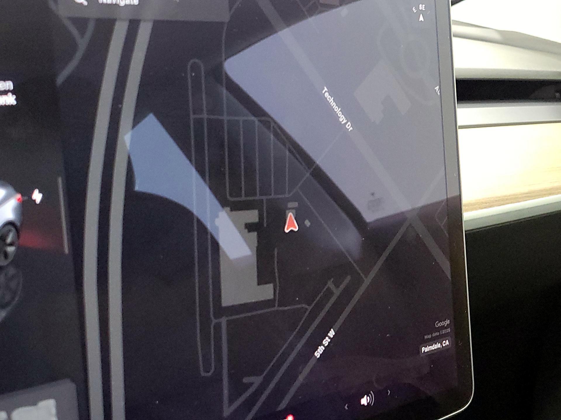 Thumbnail: 2022 Tesla Model 3 - 13