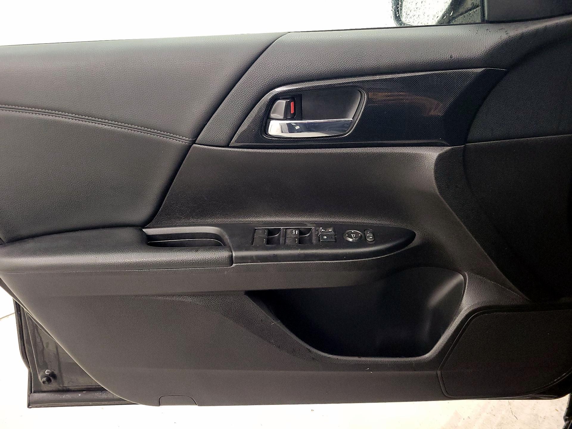 Thumbnail: 2015 Honda Accord - 12