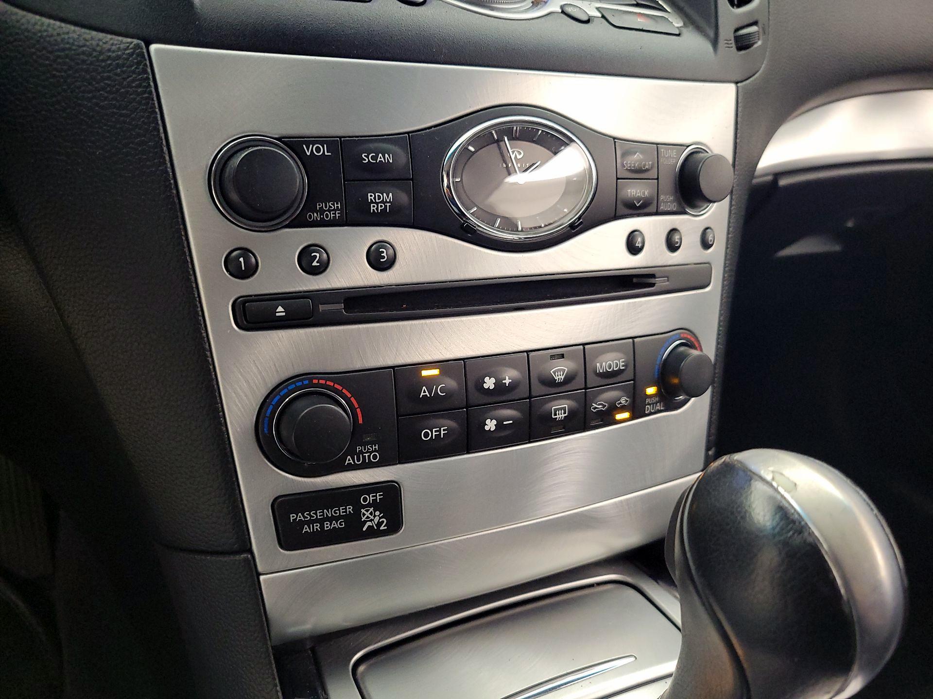 Thumbnail: 2014 INFINITI Q60 - 17