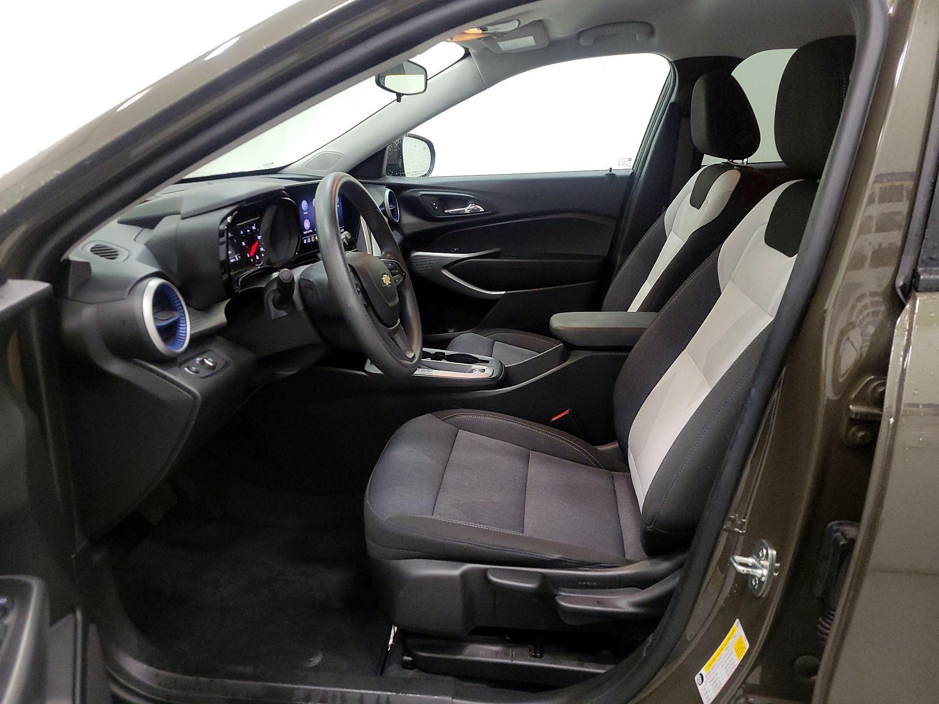 Thumbnail: 2024 Chevrolet Trax - 11