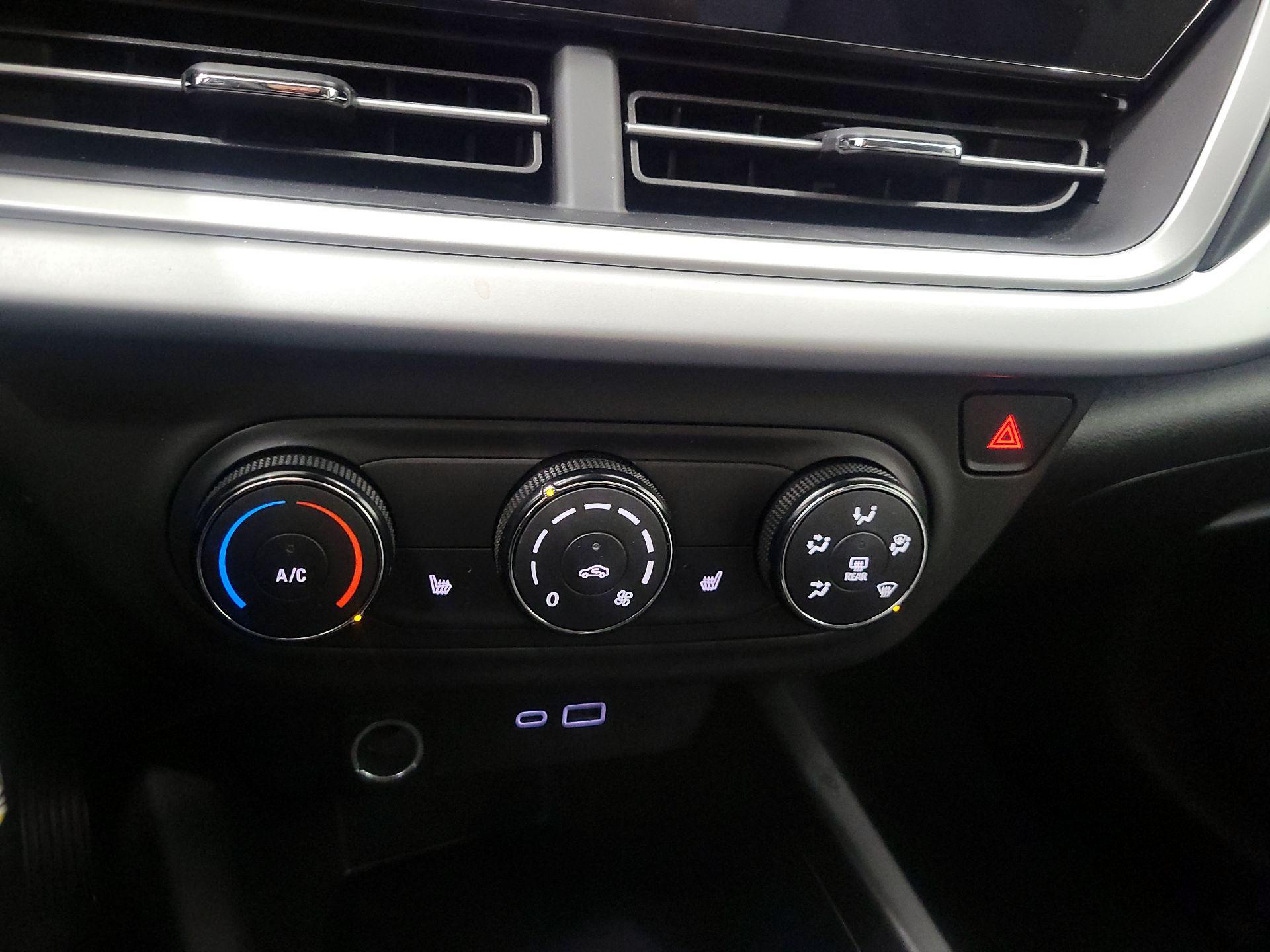 Thumbnail: 2024 Chevrolet Trax - 16