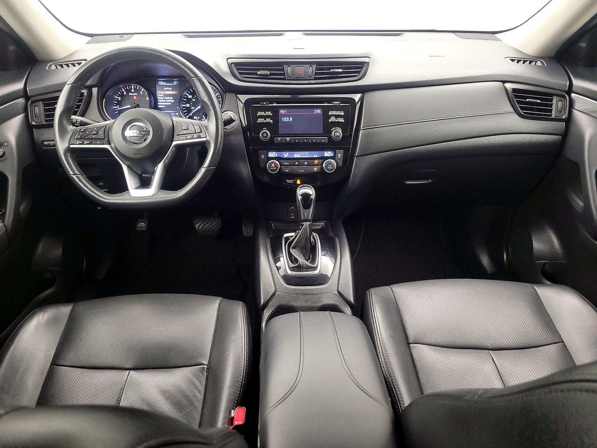 Thumbnail: 2017 Nissan Rogue - 9