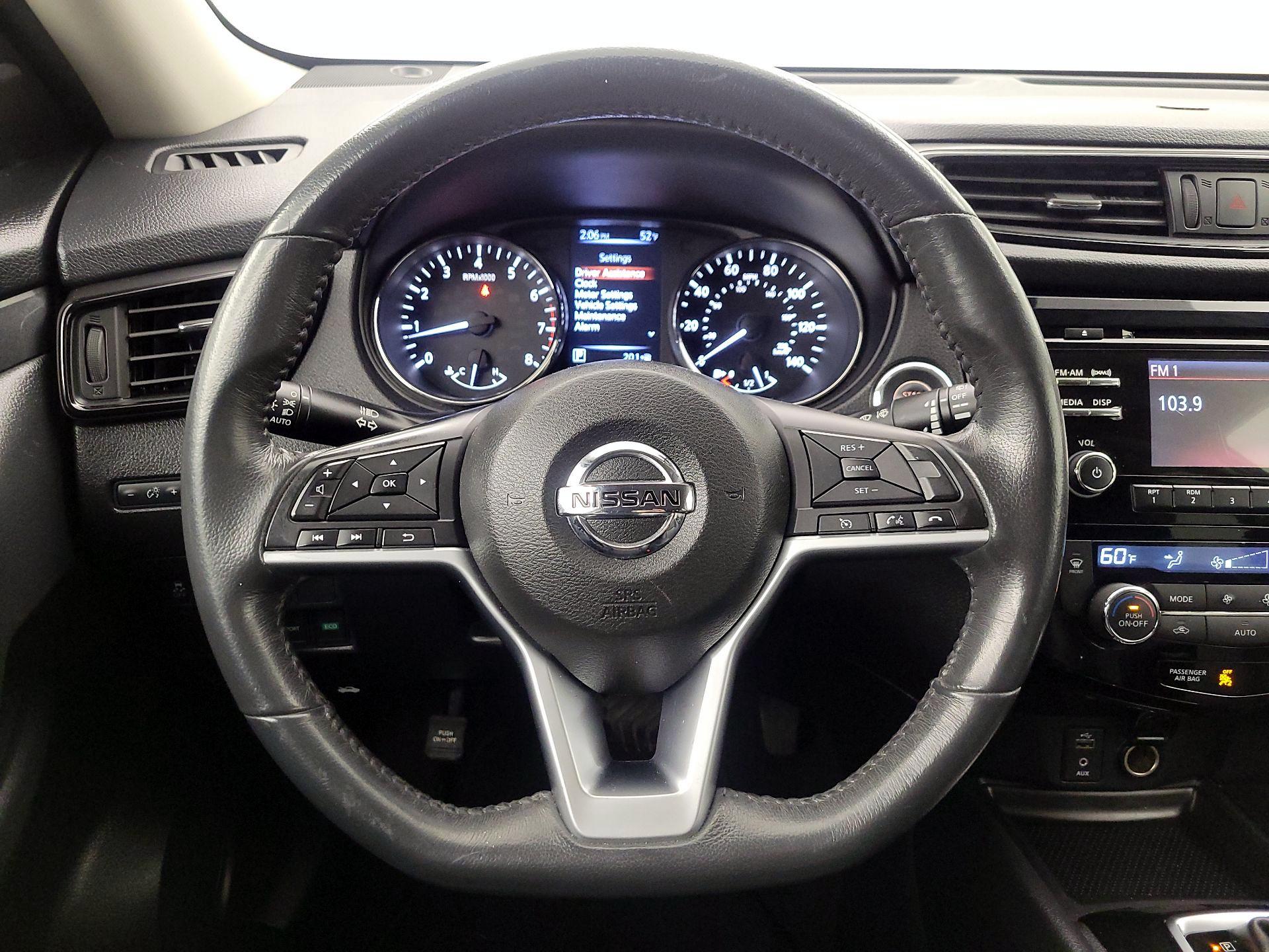 Thumbnail: 2017 Nissan Rogue - 10