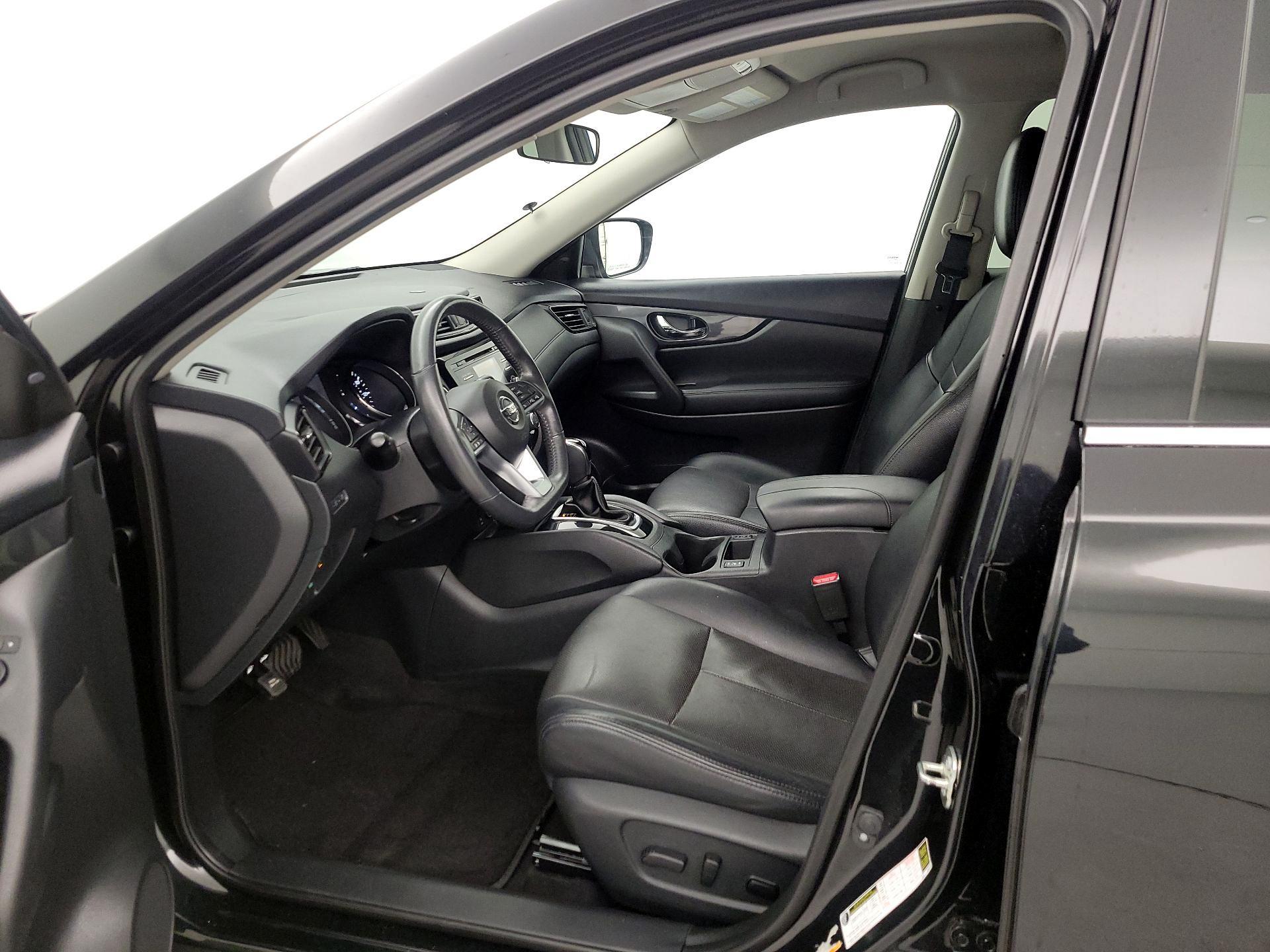 Thumbnail: 2017 Nissan Rogue - 11