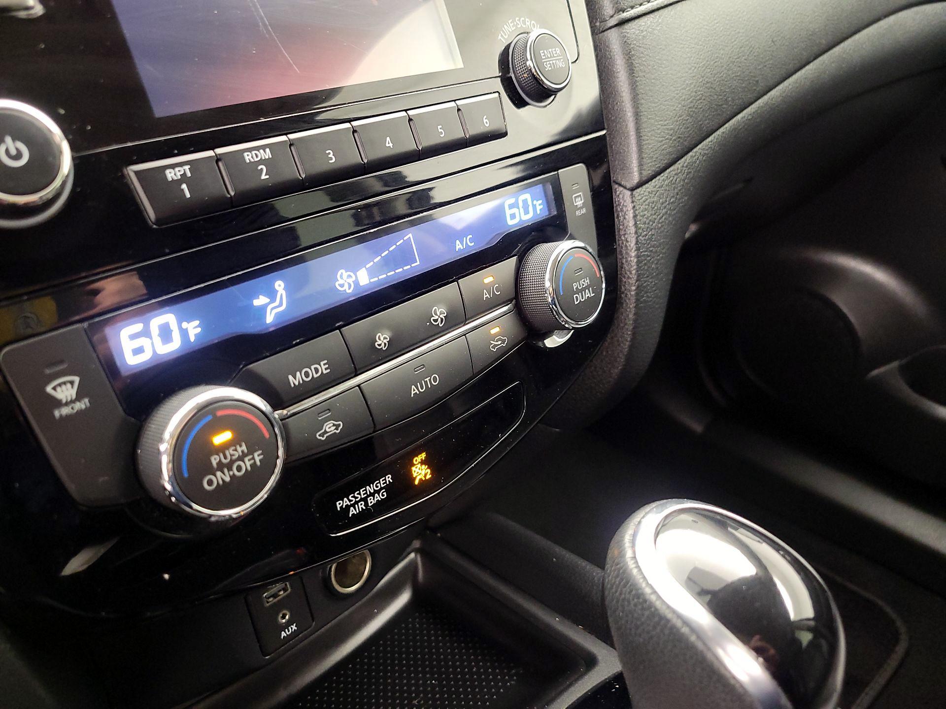 Thumbnail: 2017 Nissan Rogue - 16