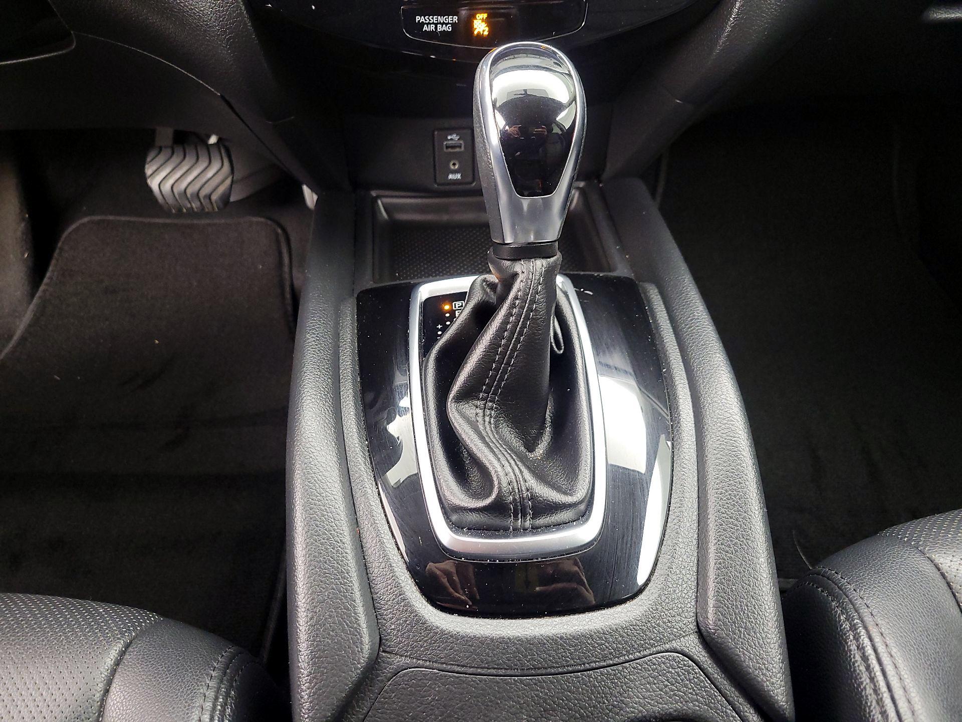 Thumbnail: 2017 Nissan Rogue - 17