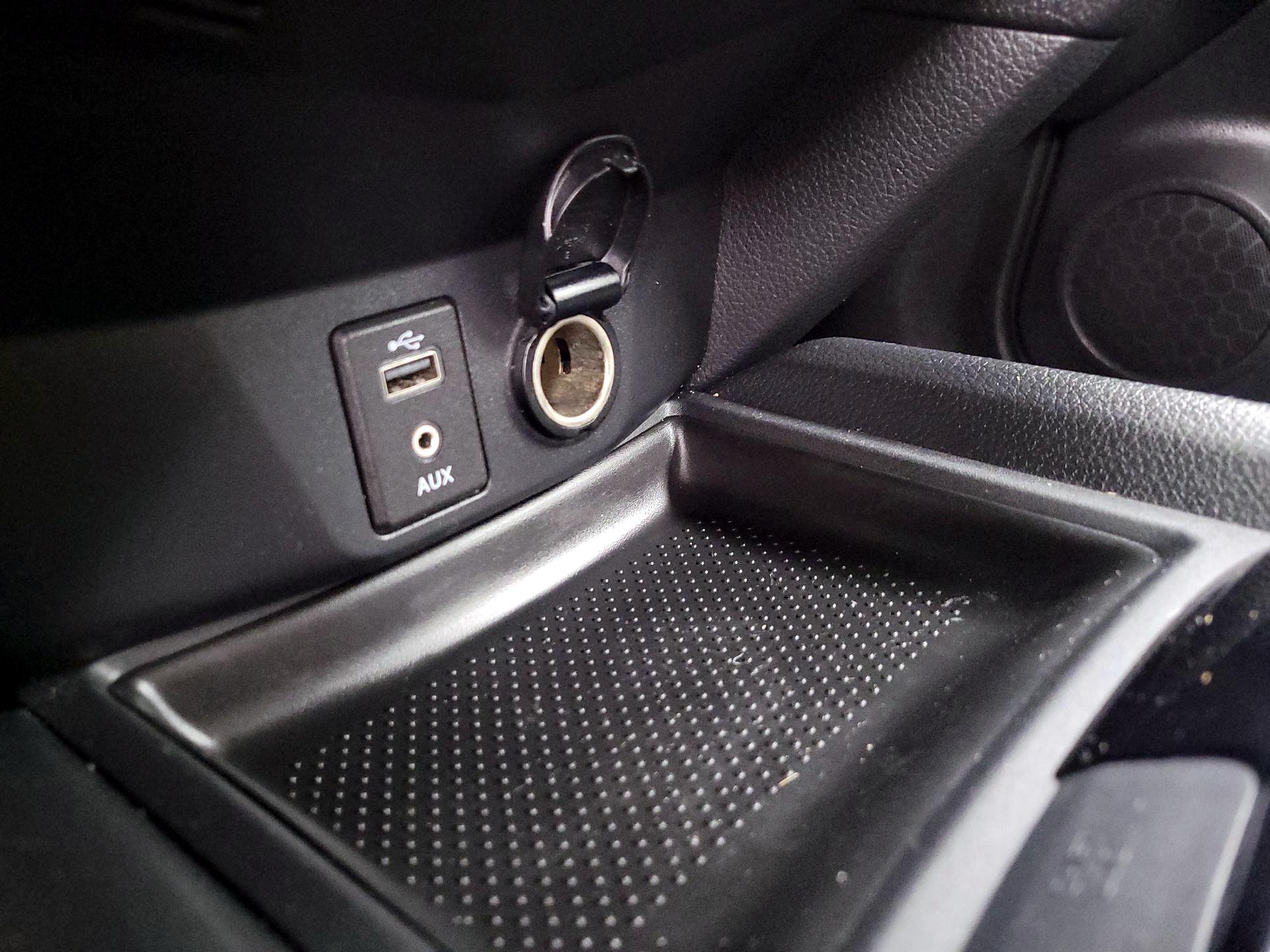 Thumbnail: 2017 Nissan Rogue - 18