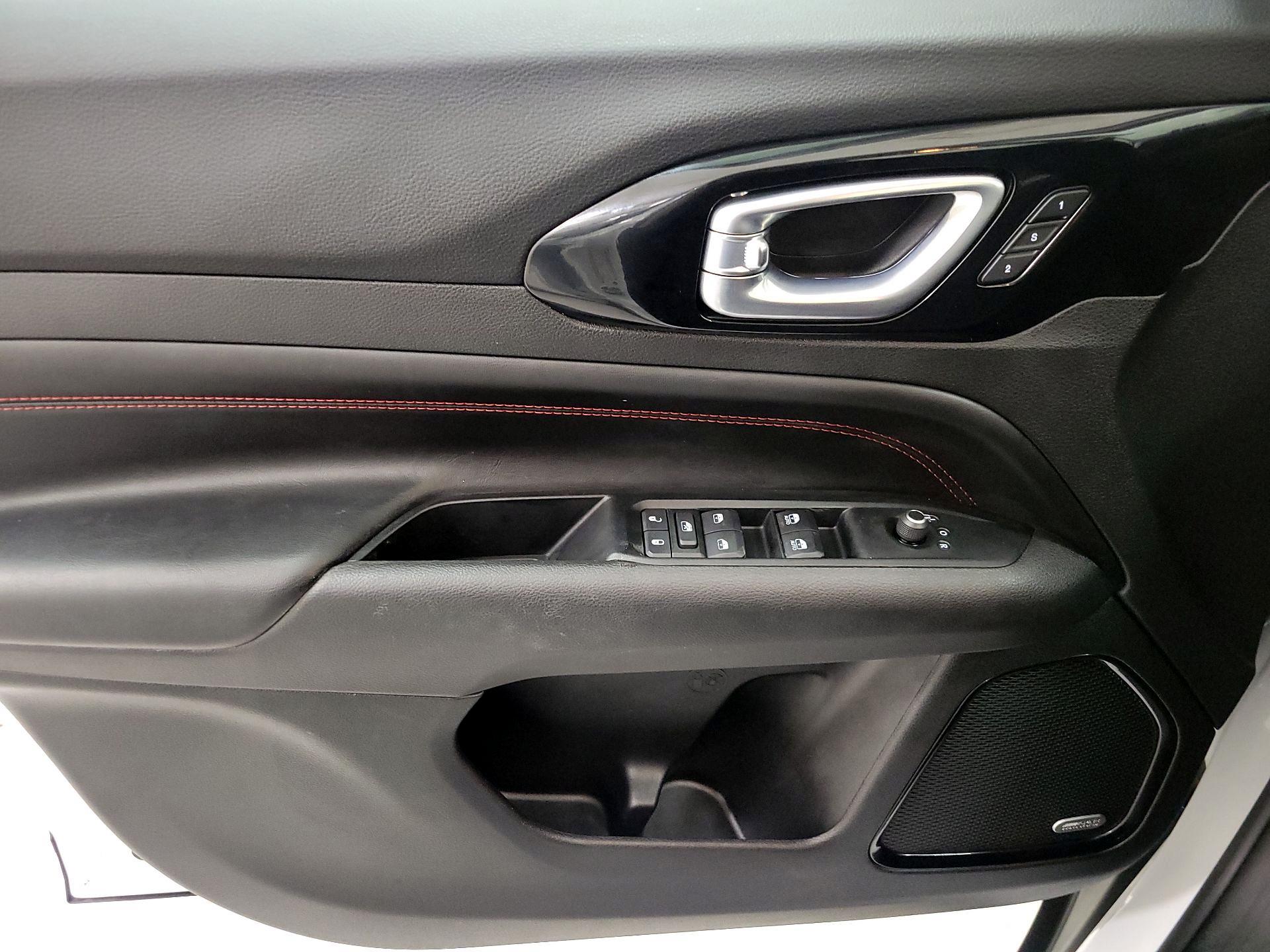 Thumbnail: 2022 Jeep Compass - 12