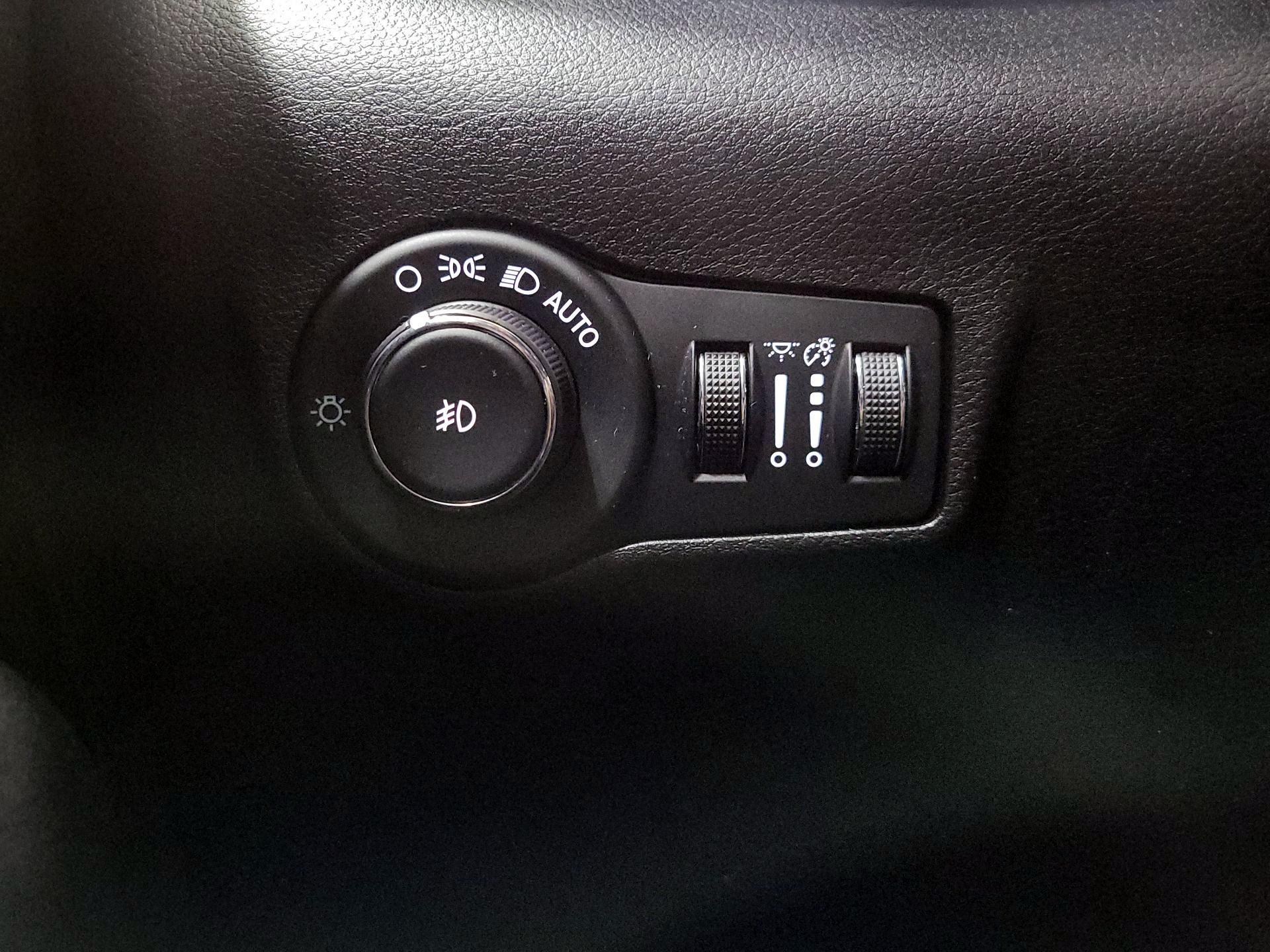 Thumbnail: 2022 Jeep Compass - 13