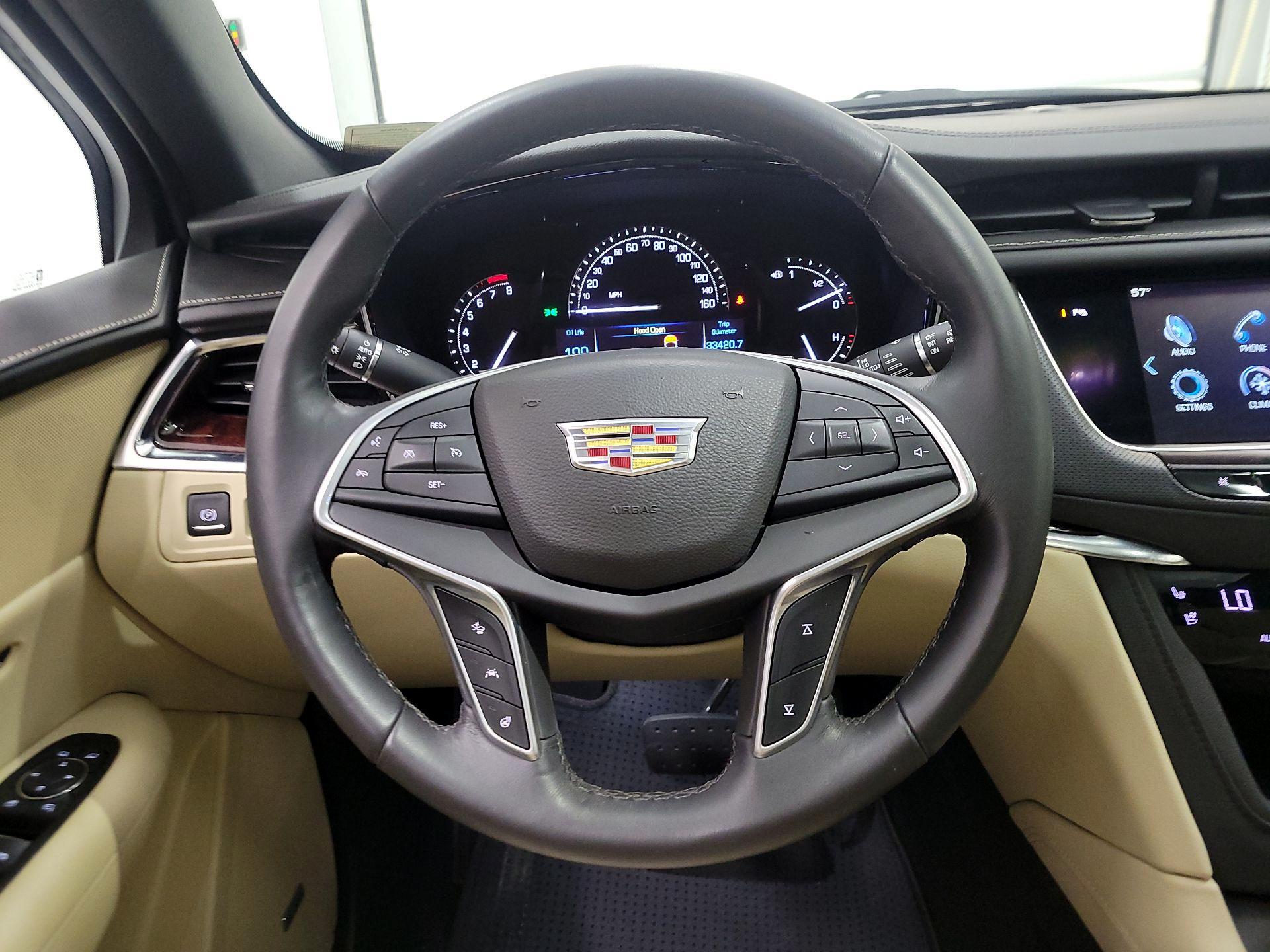 Thumbnail: 2017 Cadillac XT5 - 10