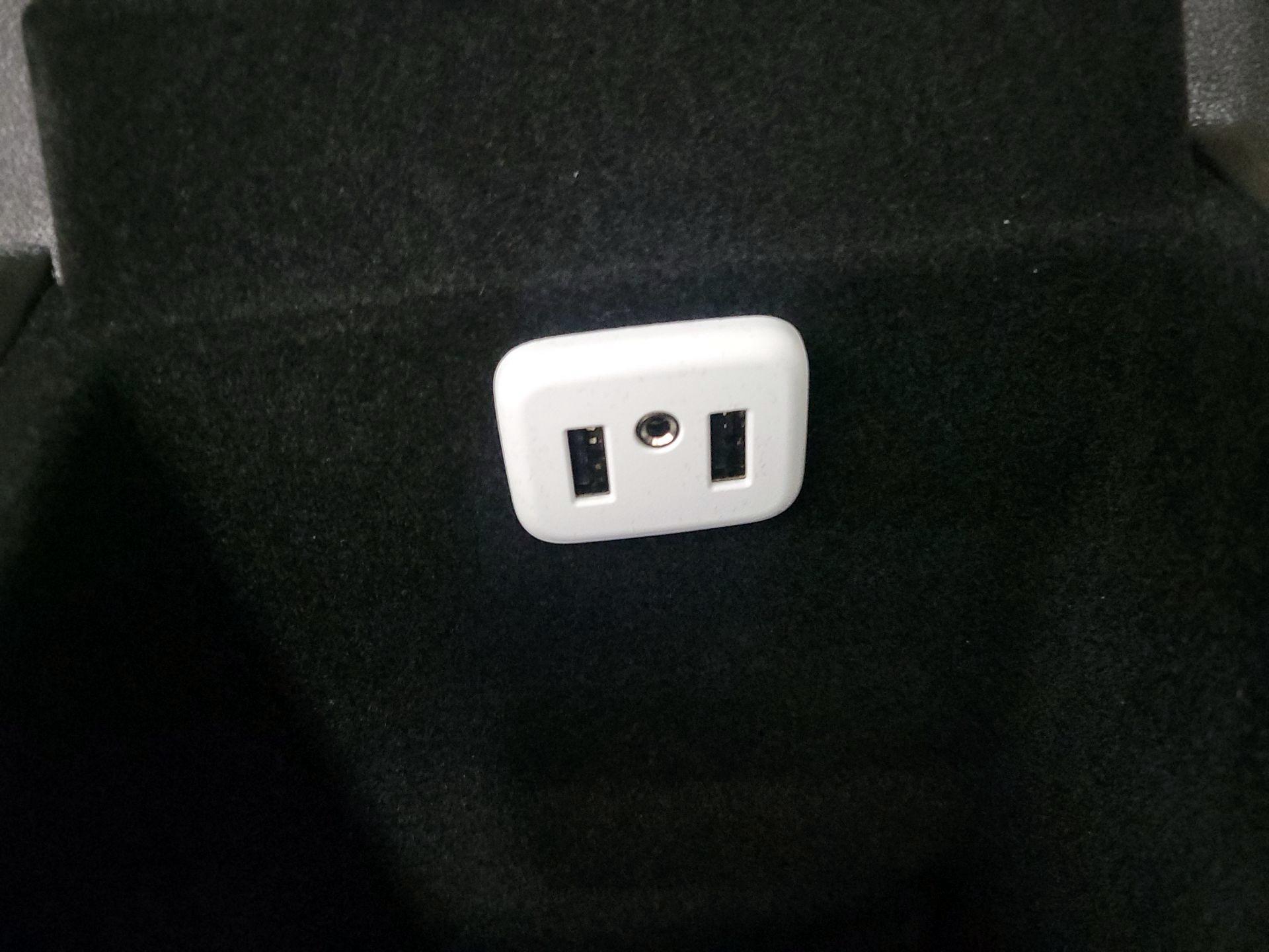 Thumbnail: 2017 Cadillac XT5 - 18