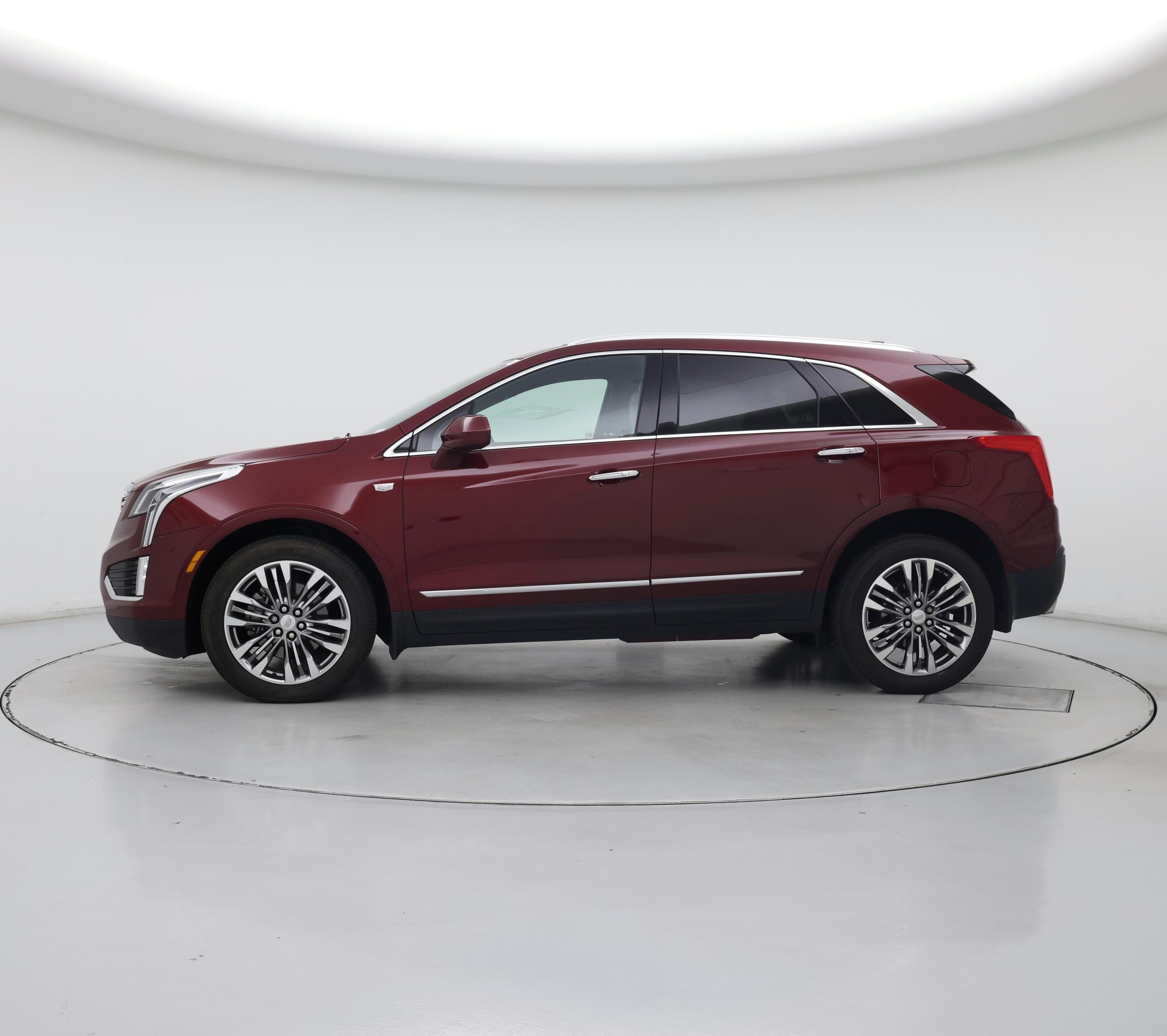 Thumbnail: 2017 Cadillac XT5 - 3