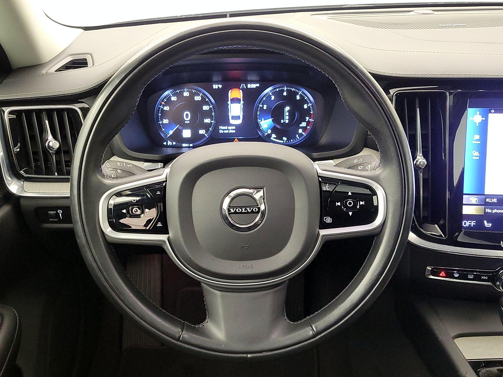 Thumbnail: 2021 Volvo S60 - 10