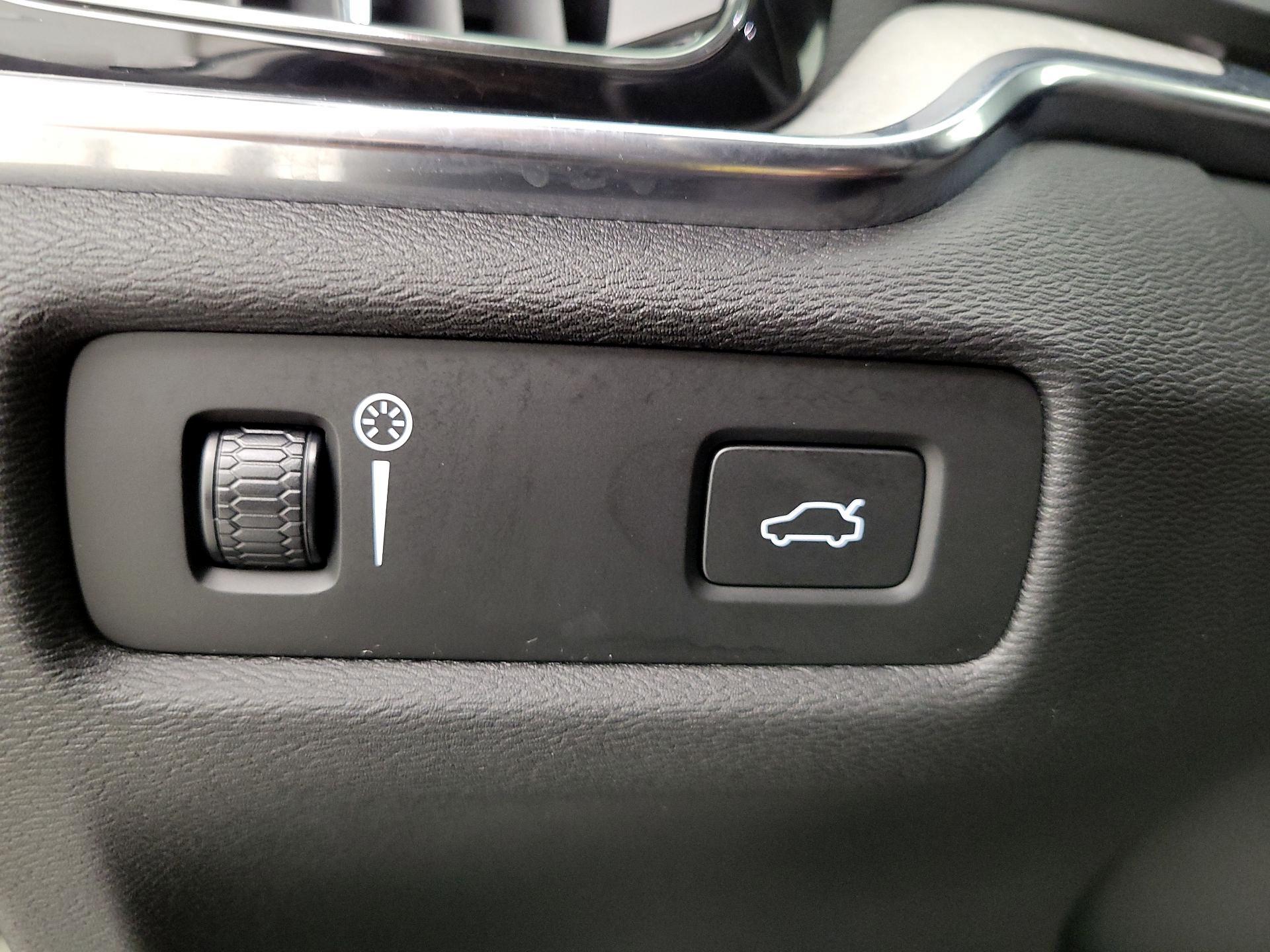 Thumbnail: 2021 Volvo S60 - 13