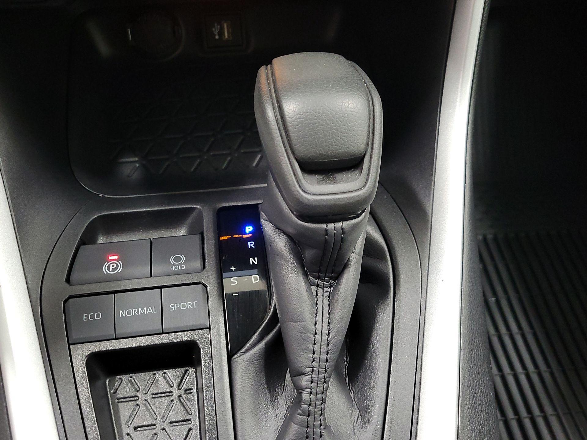 Thumbnail: 2024 Toyota RAV4 - 17