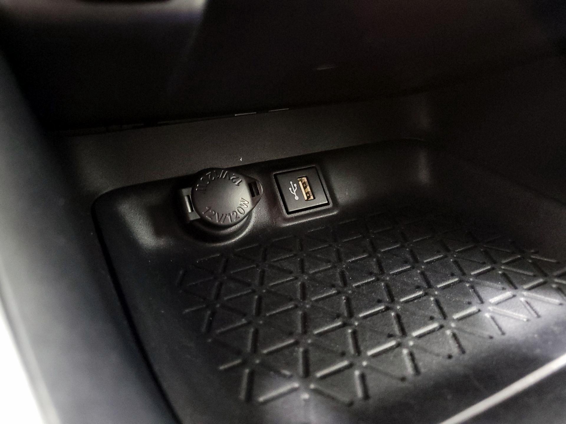 Thumbnail: 2024 Toyota RAV4 - 18